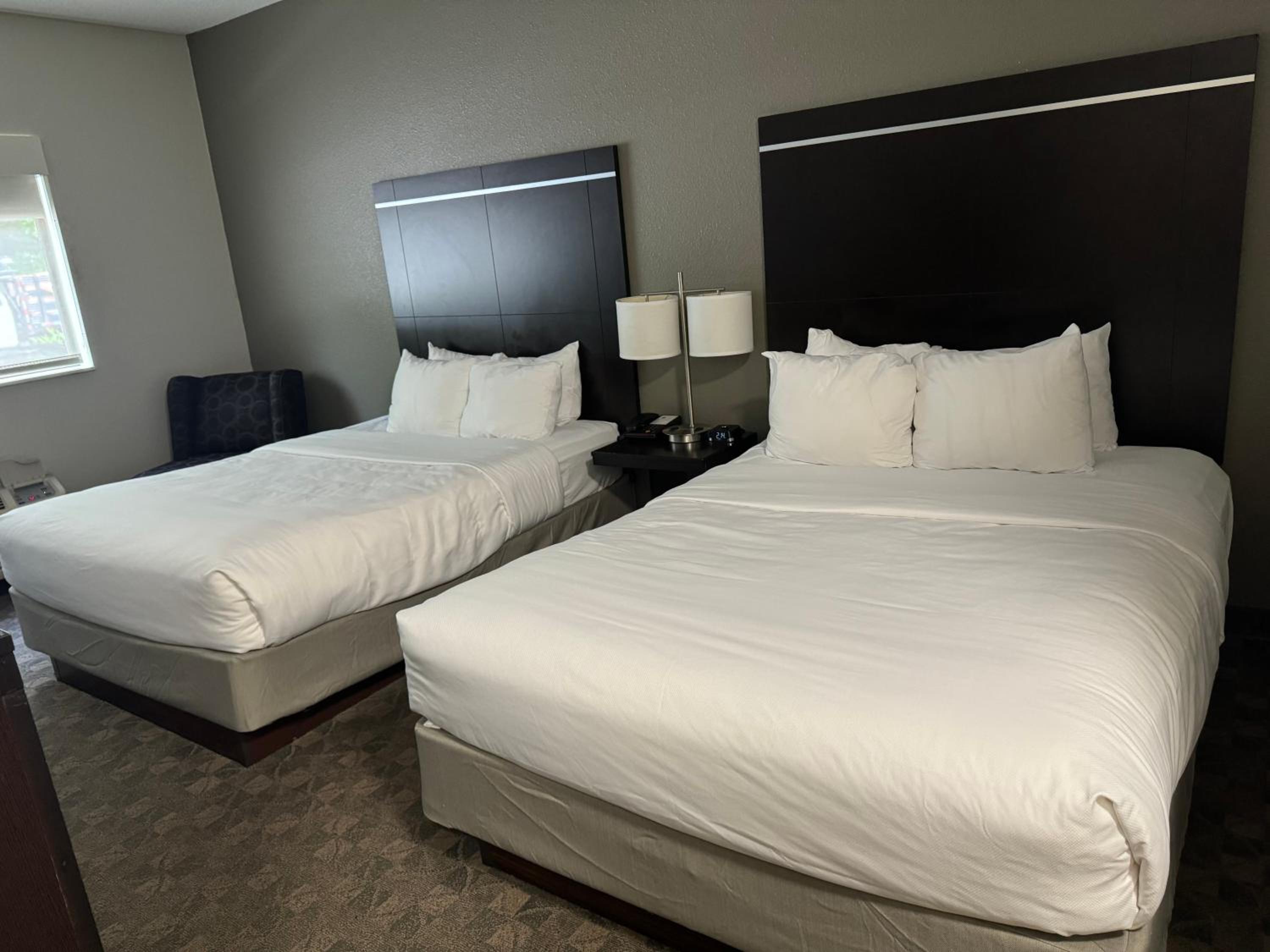Queen Room with Two Queen Beds - Non-Smoking - Photo 1