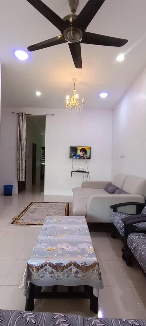 Three-Bedroom House photo 1