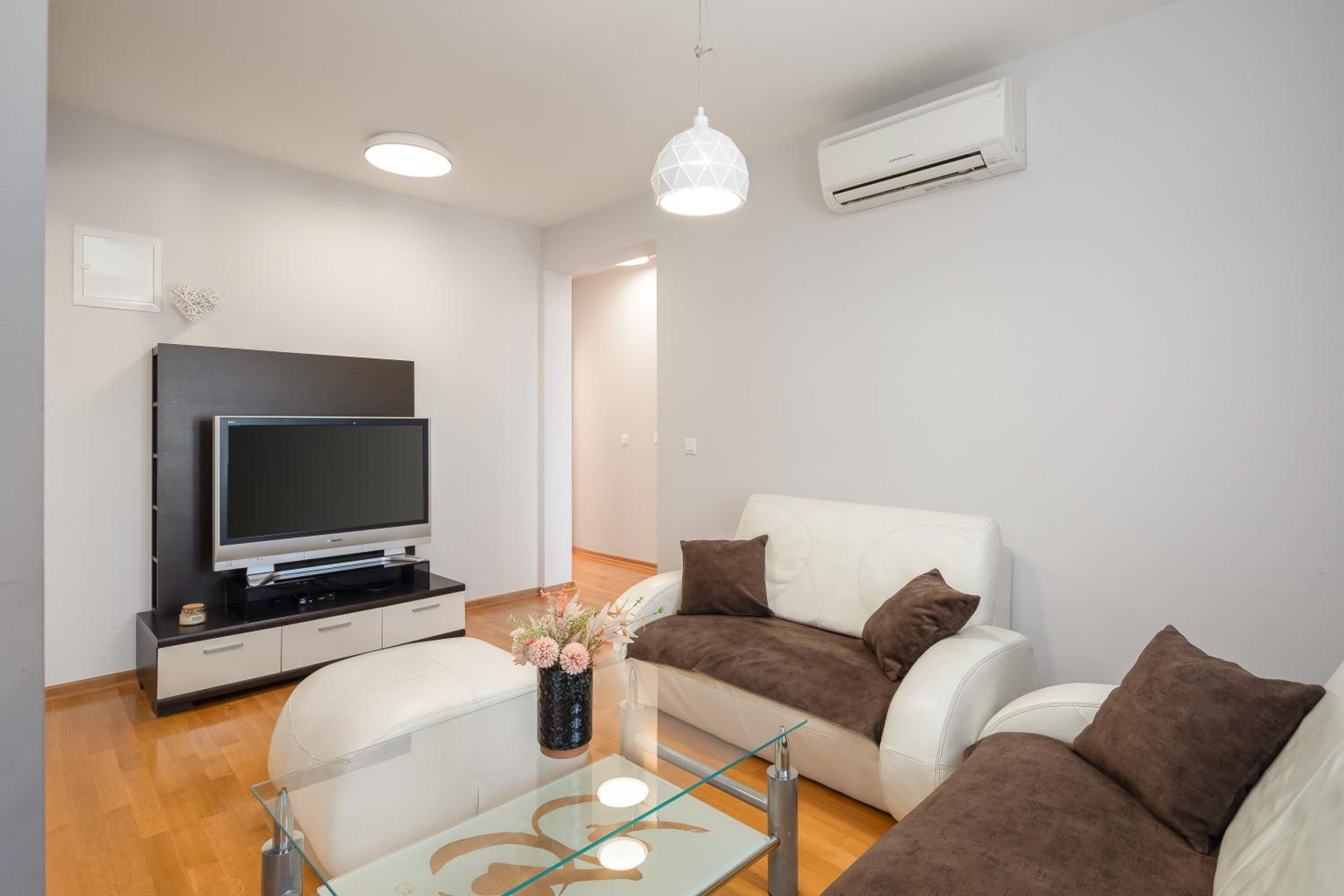 Three-Bedroom Apartment with Sea View photo 2