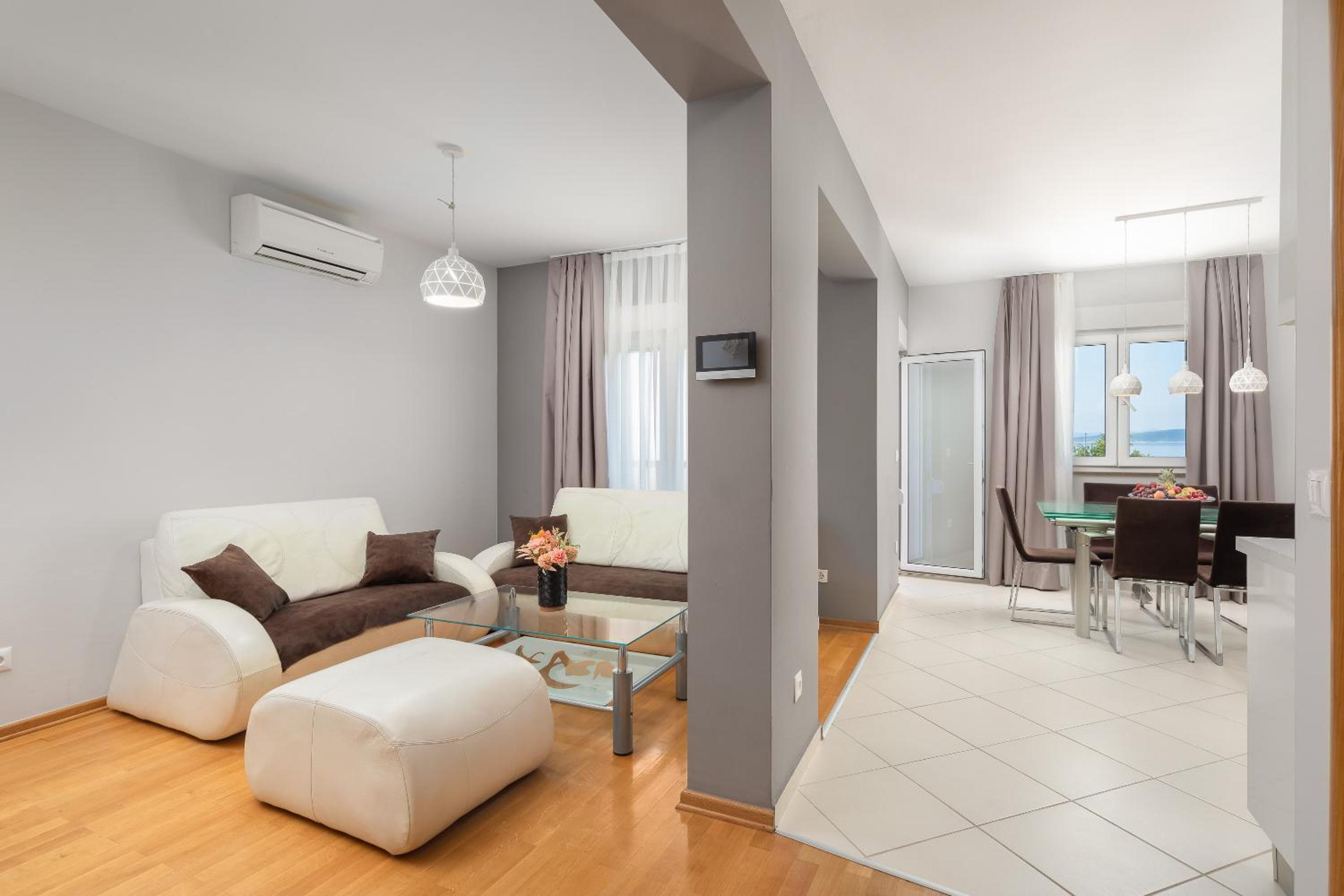 Three-Bedroom Apartment with Sea View photo 1