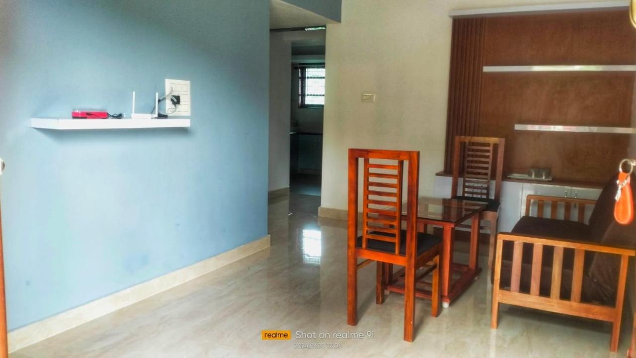 One-Bedroom House photo 1