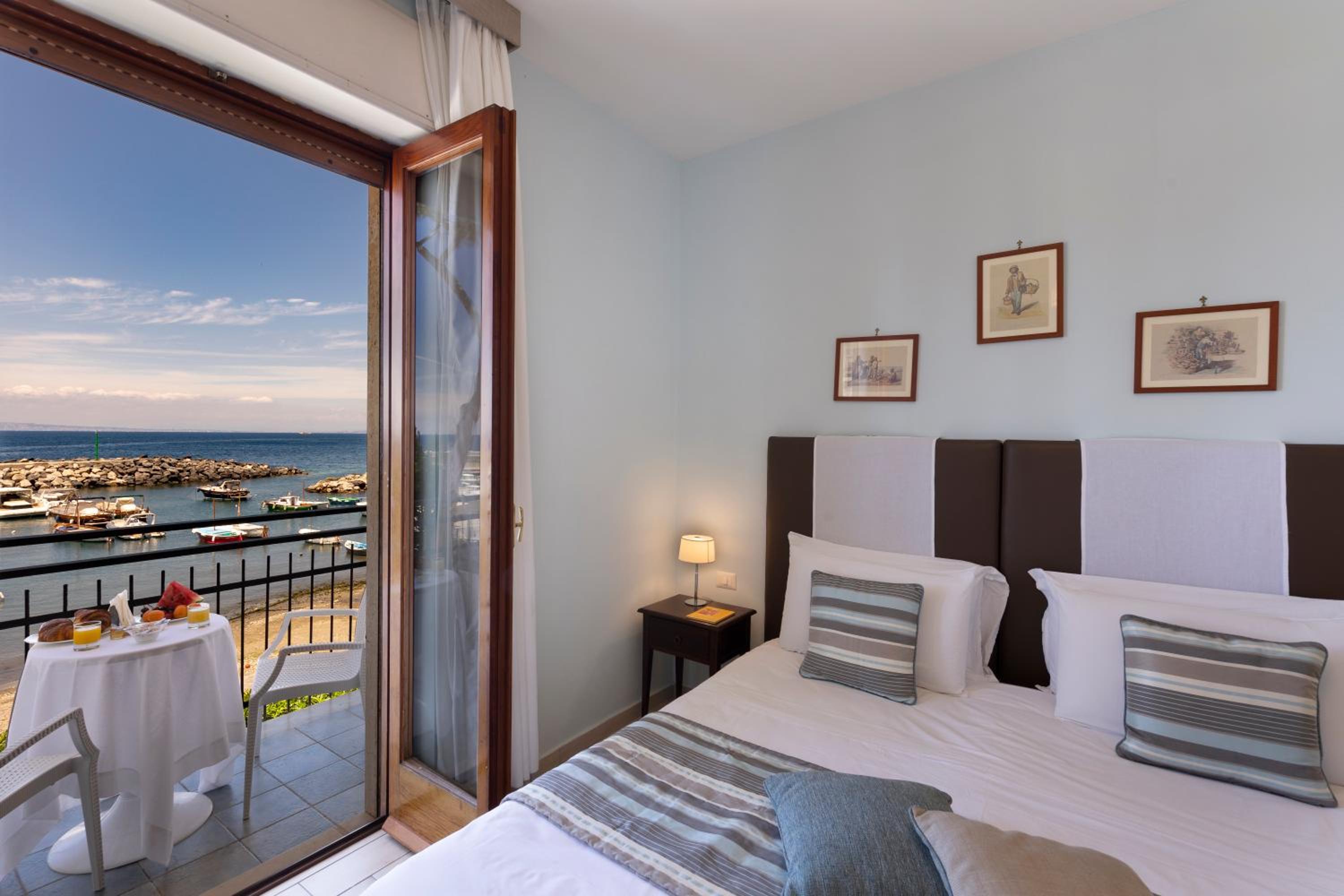 Superior Room with Sea View photo 2
