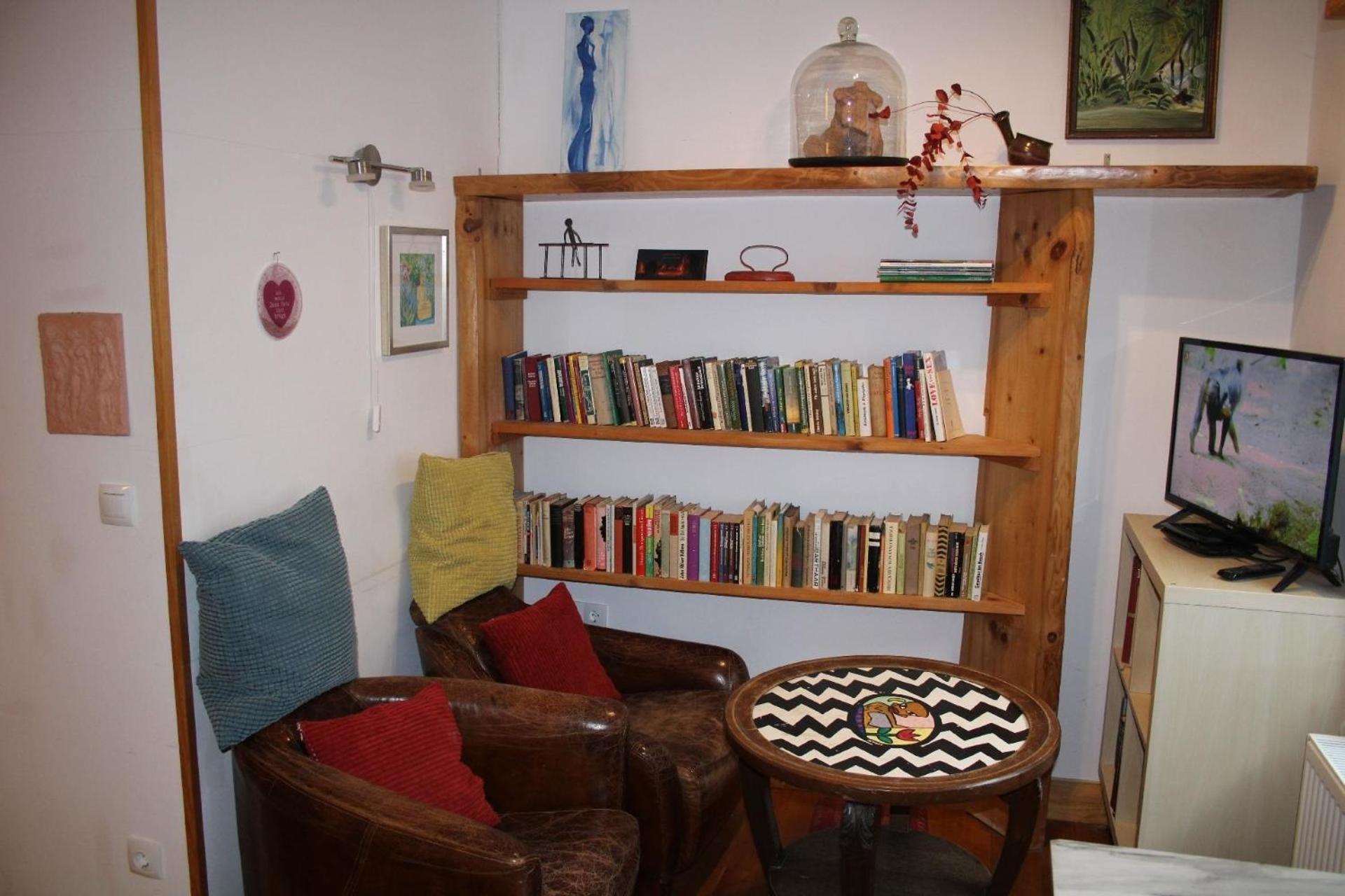 Apartment photo 2
