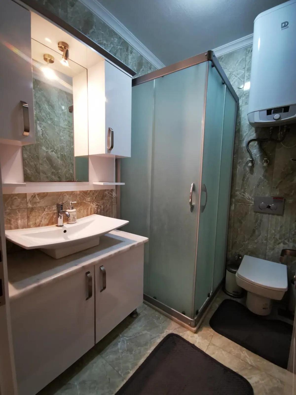 Three-Bedroom House photo 3