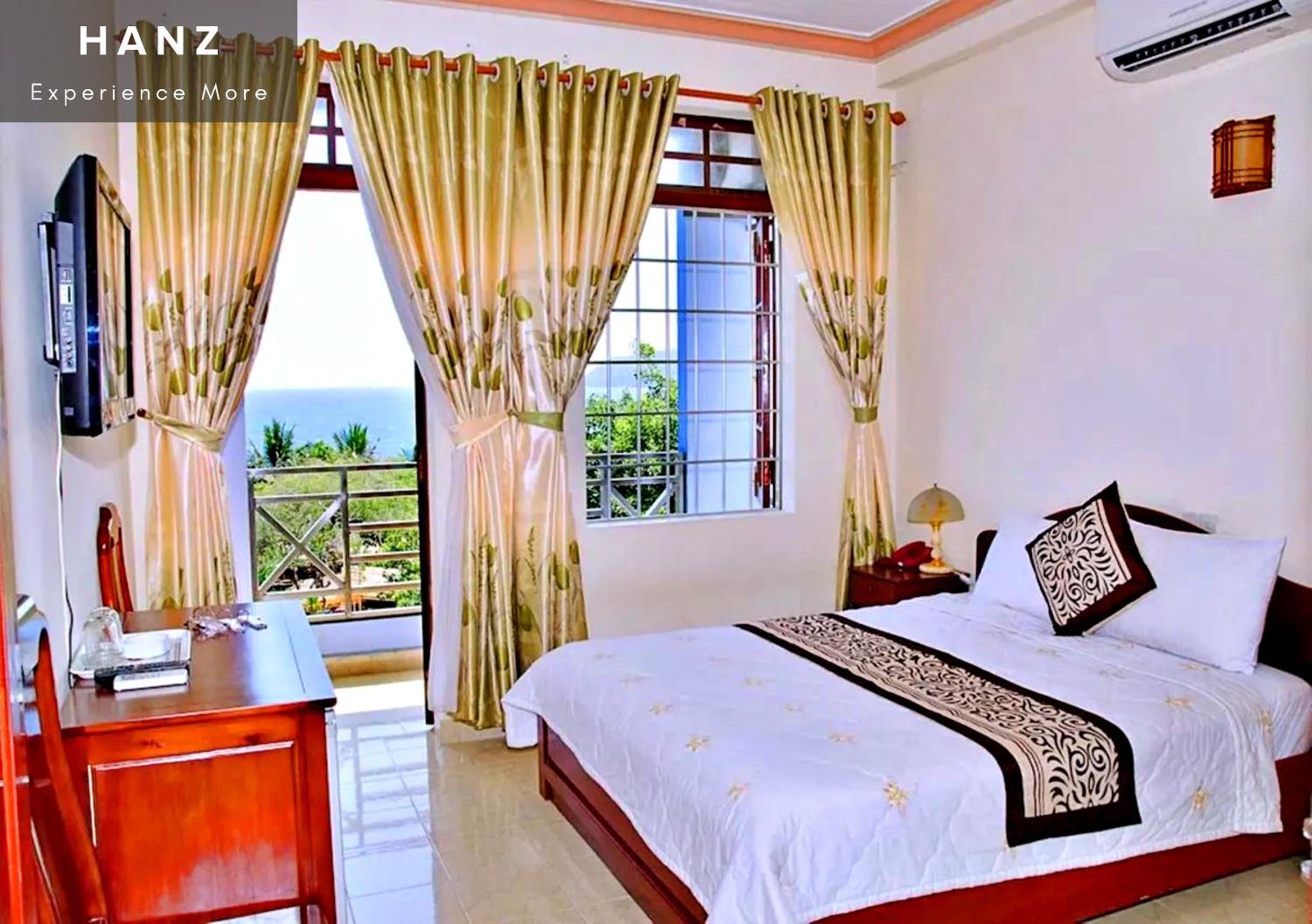 Double Room With Balcony And Sea View