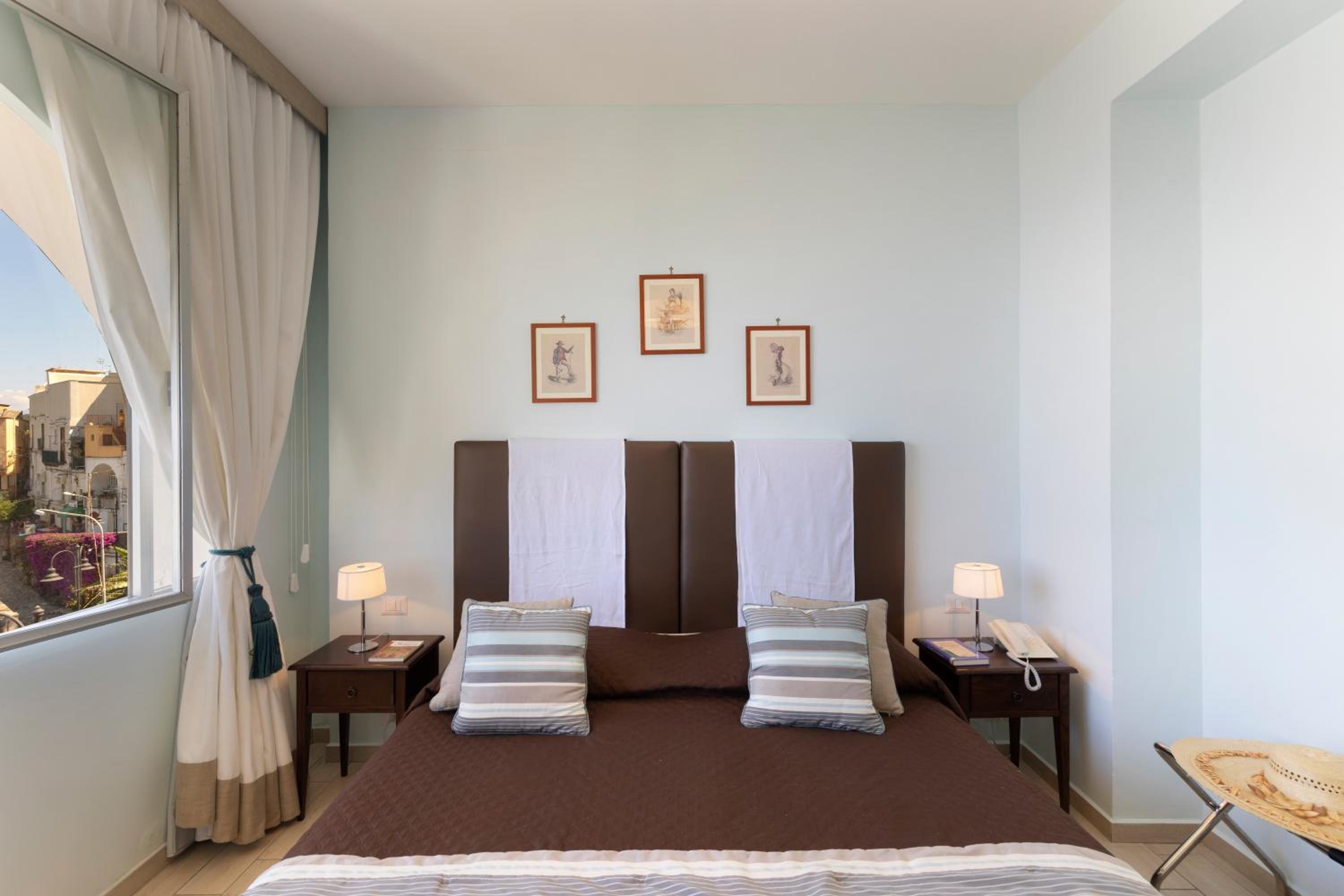 Family Room with Sea View photo 1