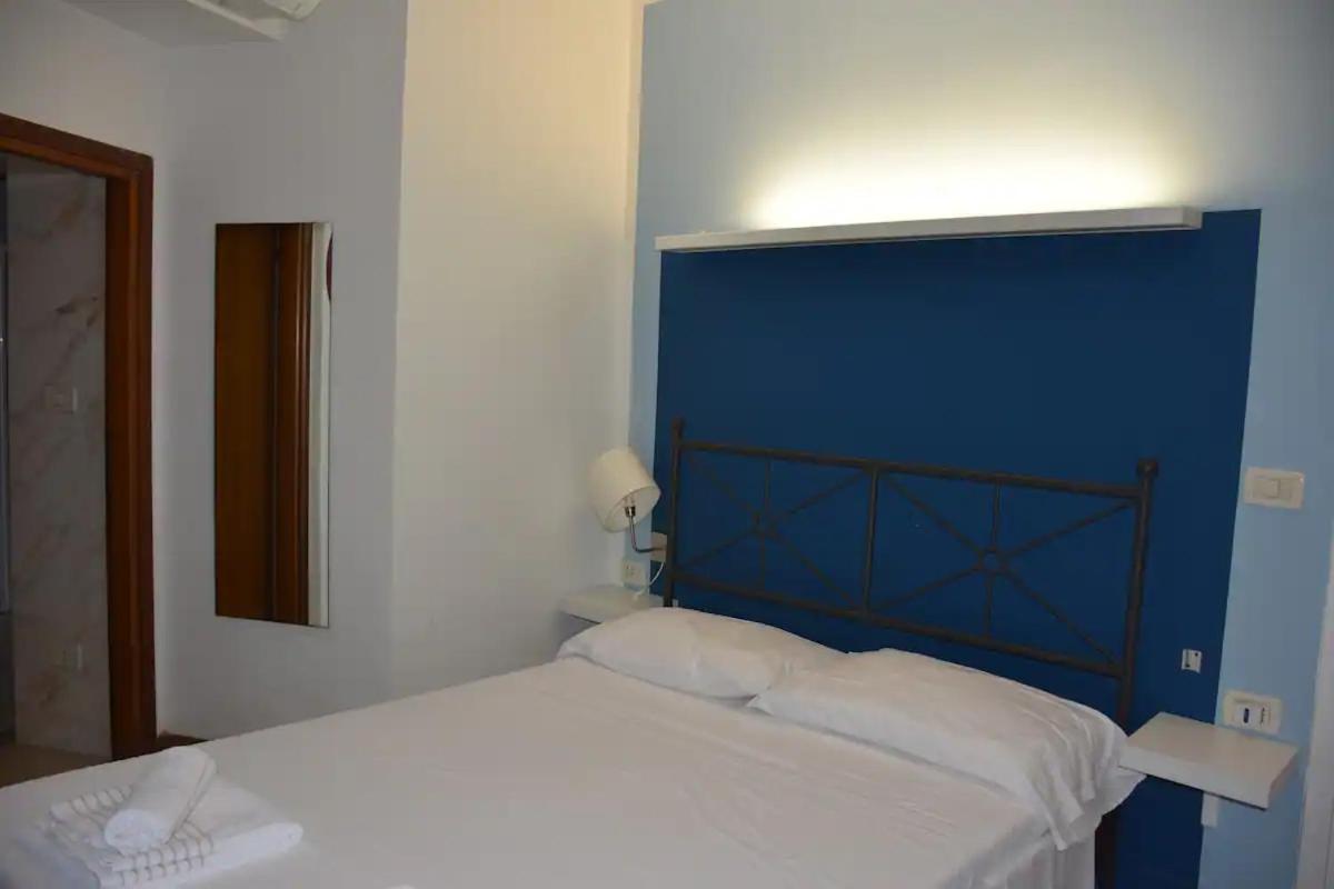 Double Room with Private Bathroom photo 1