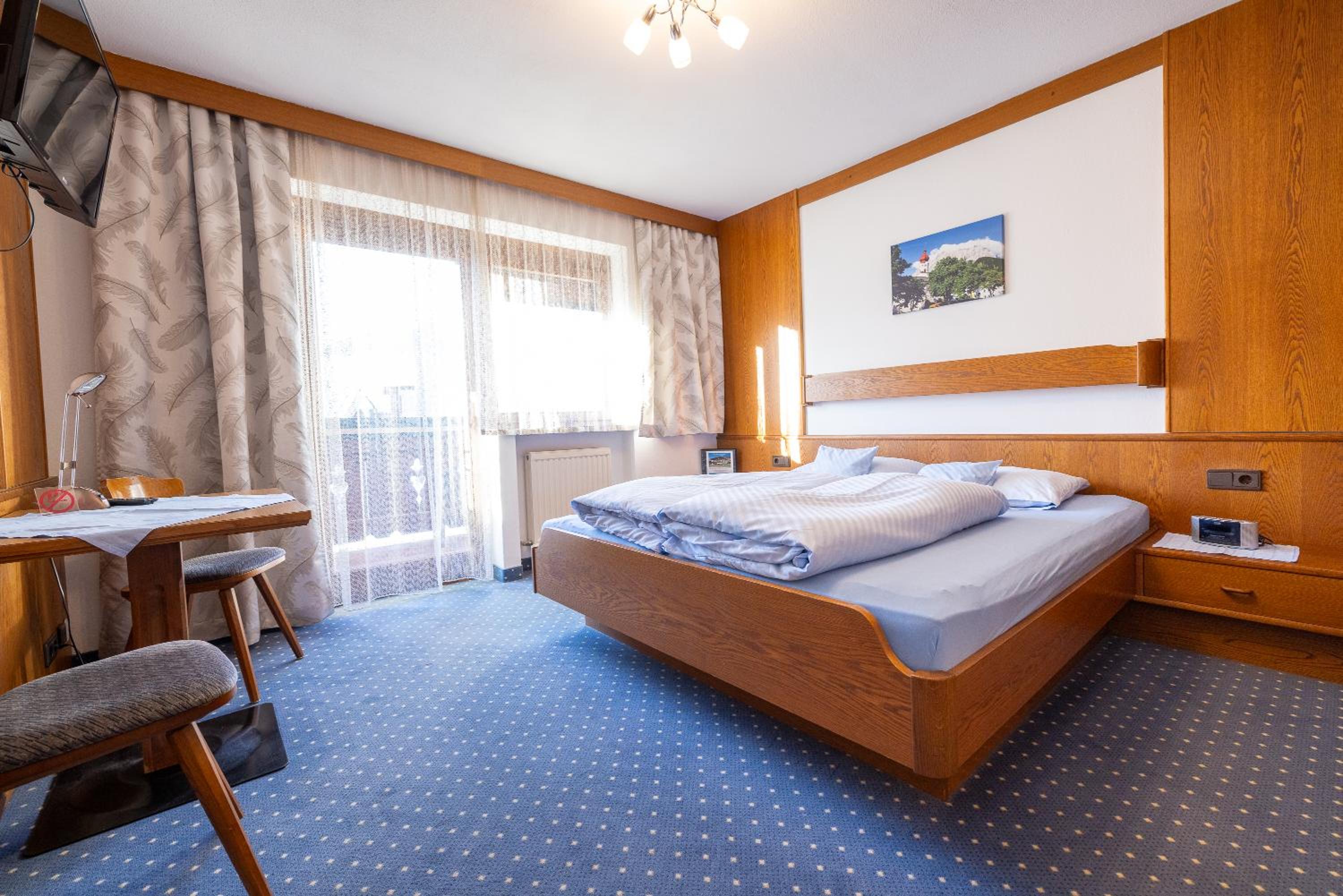 Small Double Room photo 1