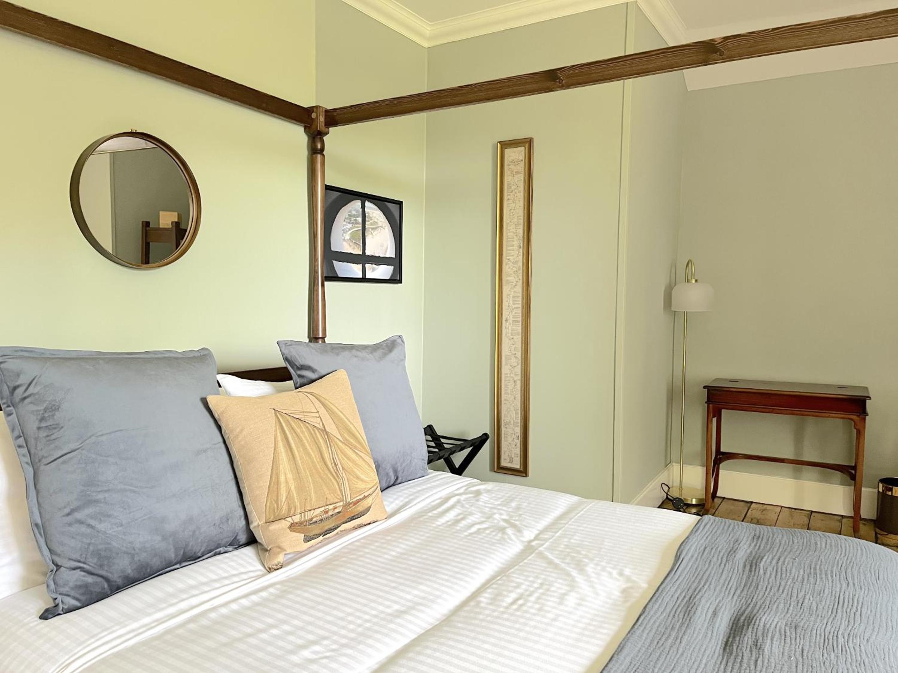 Deluxe King Room photo 3