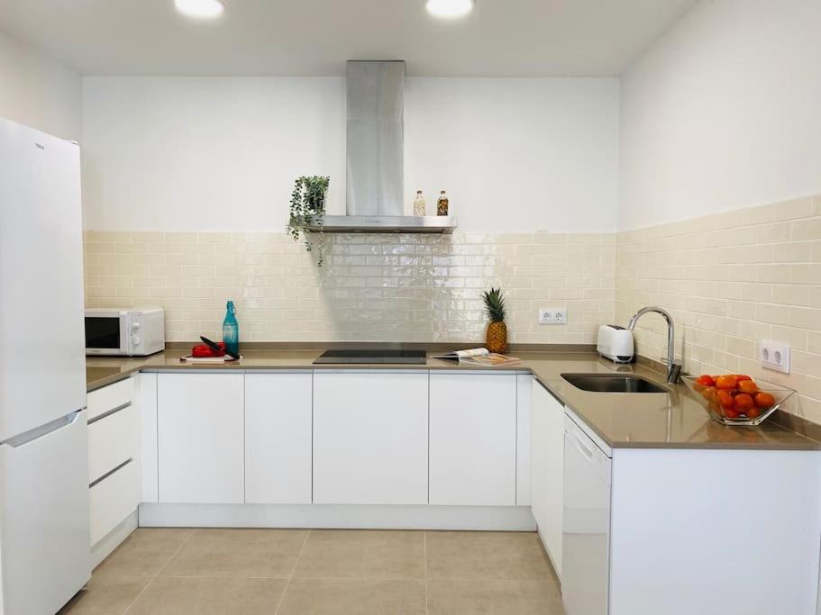 APARTAMENTOS AQUARIUM 100 m2 ビーチの隣, 写真 17