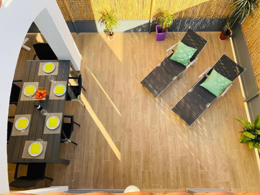 APARTAMENTOS AQUARIUM 100 m2 ビーチの隣, 写真 13