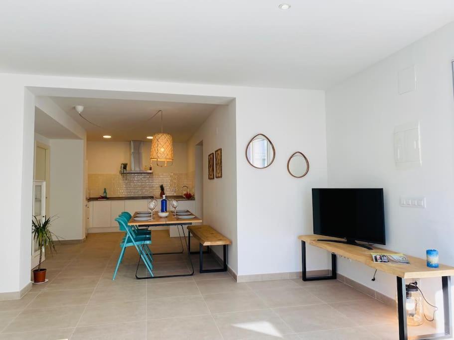 APARTAMENTOS AQUARIUM 100 m2 ビーチの隣, 写真 9