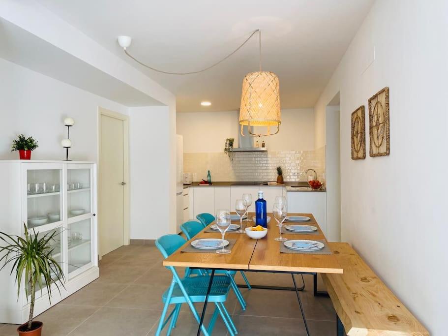 APARTAMENTOS AQUARIUM 100 m2 ビーチの隣, 写真 8