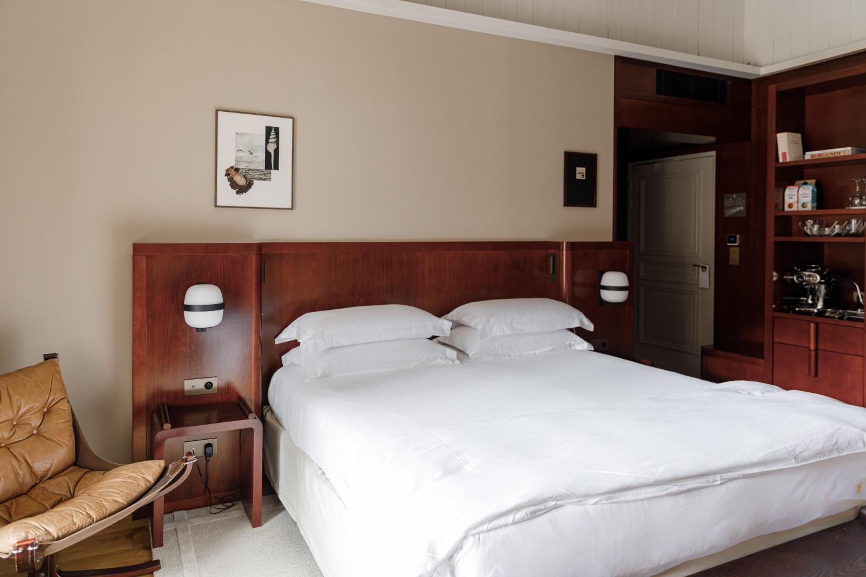 Prestige Room - Photo 18