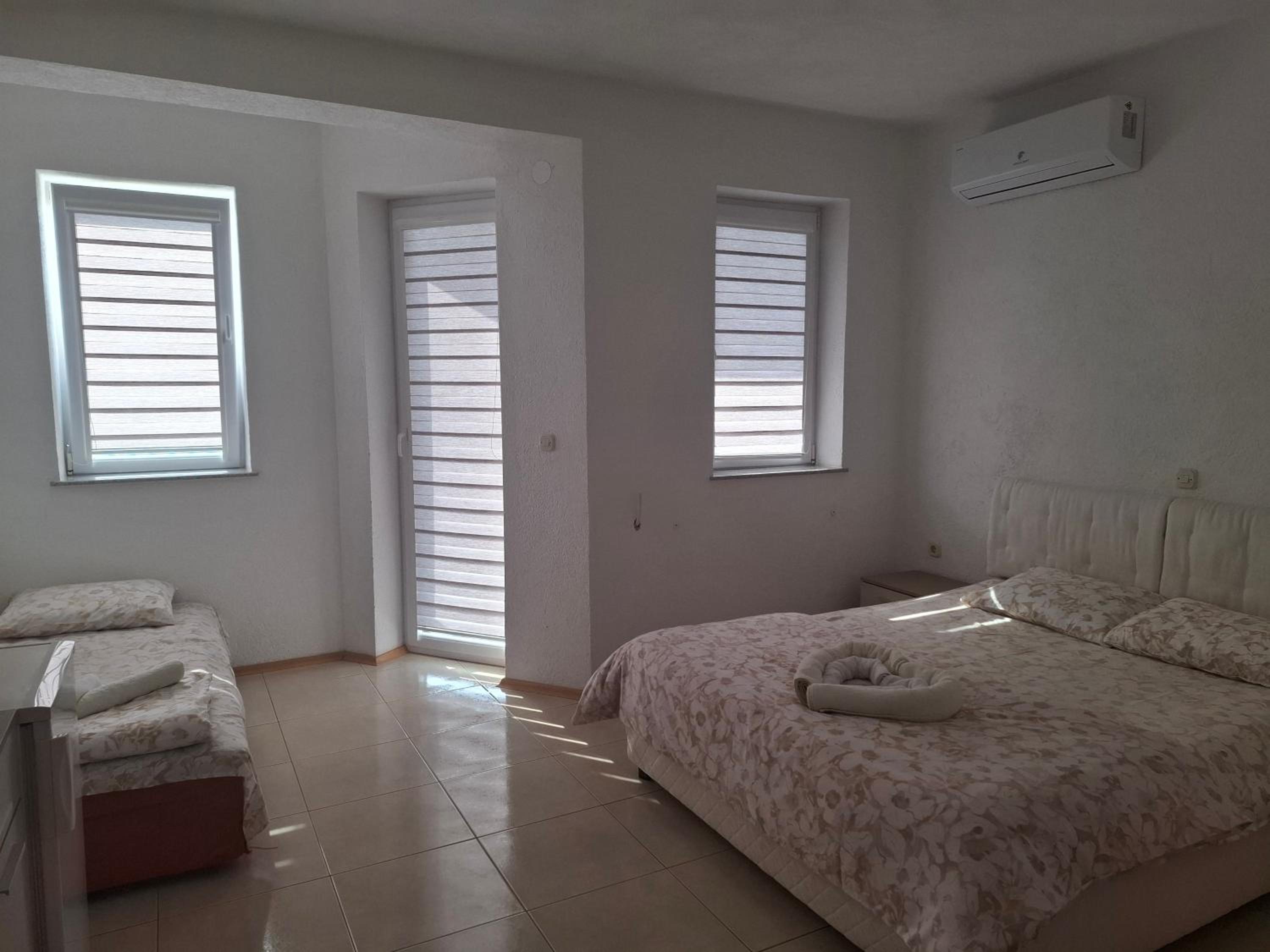 Double Room with Lake View photo 3