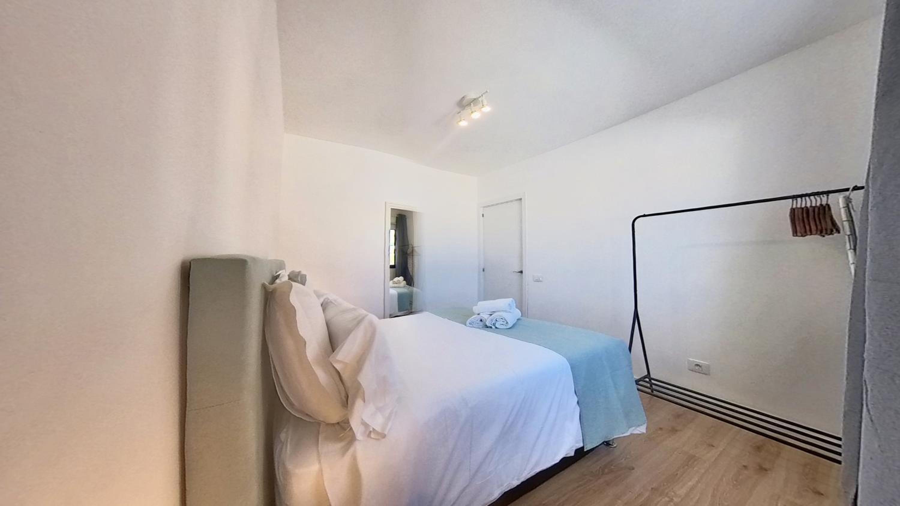 Apartamento con vista a la piscina