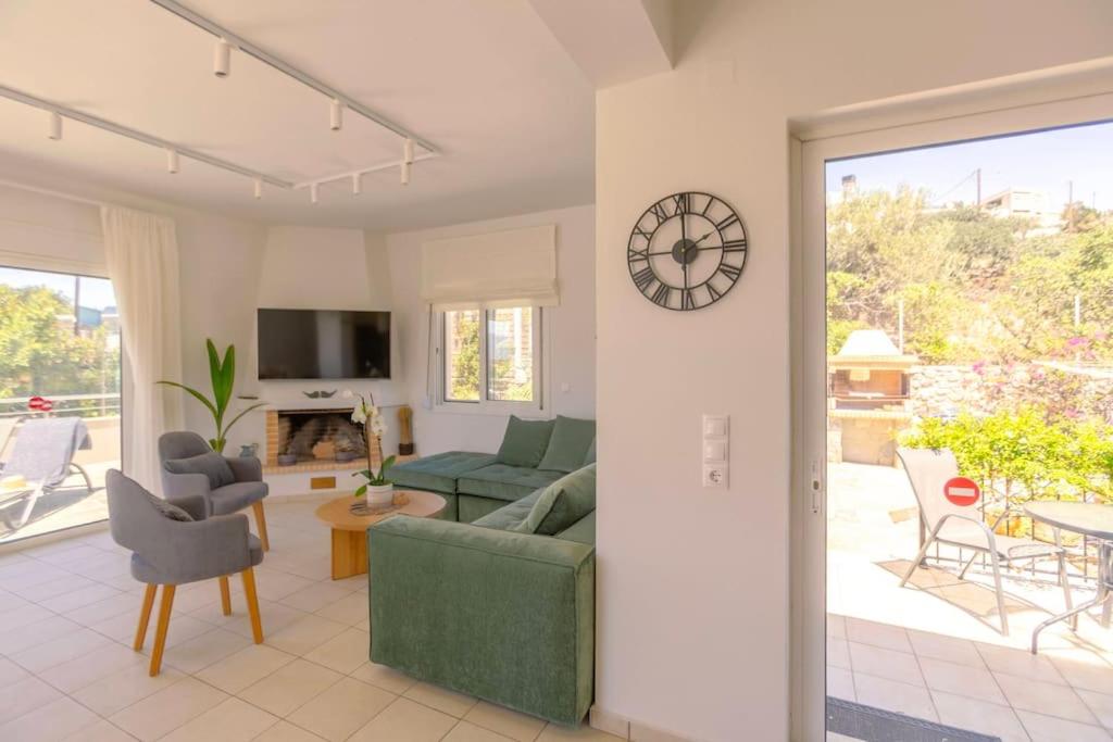 Three-Bedroom Villa photo 1