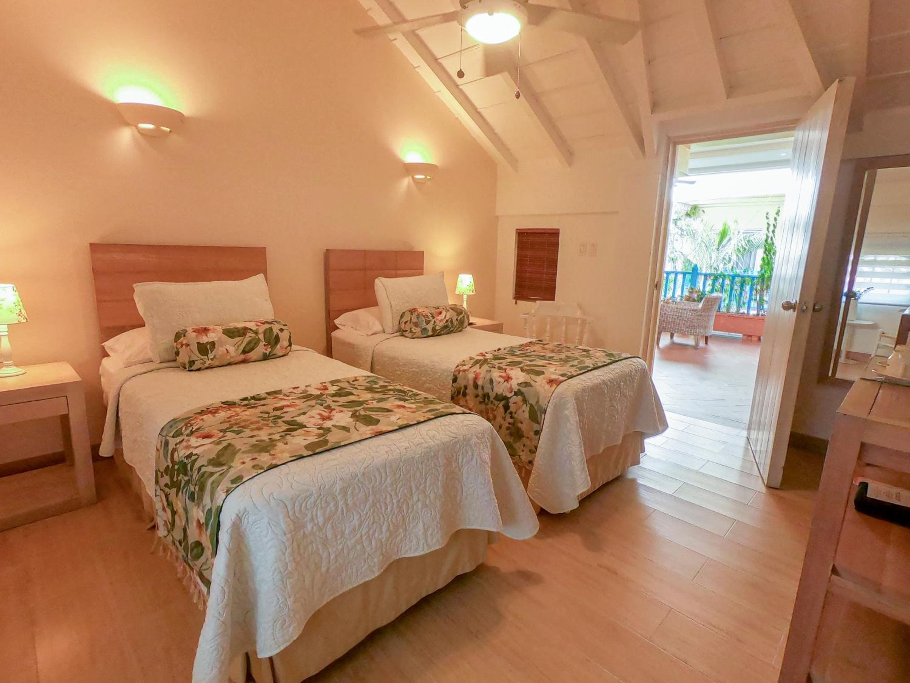 Standard Double or Twin Room photo 1