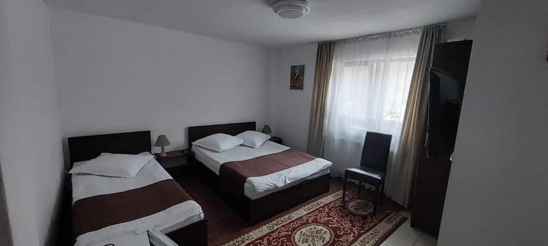 Triple Room - Photo 8