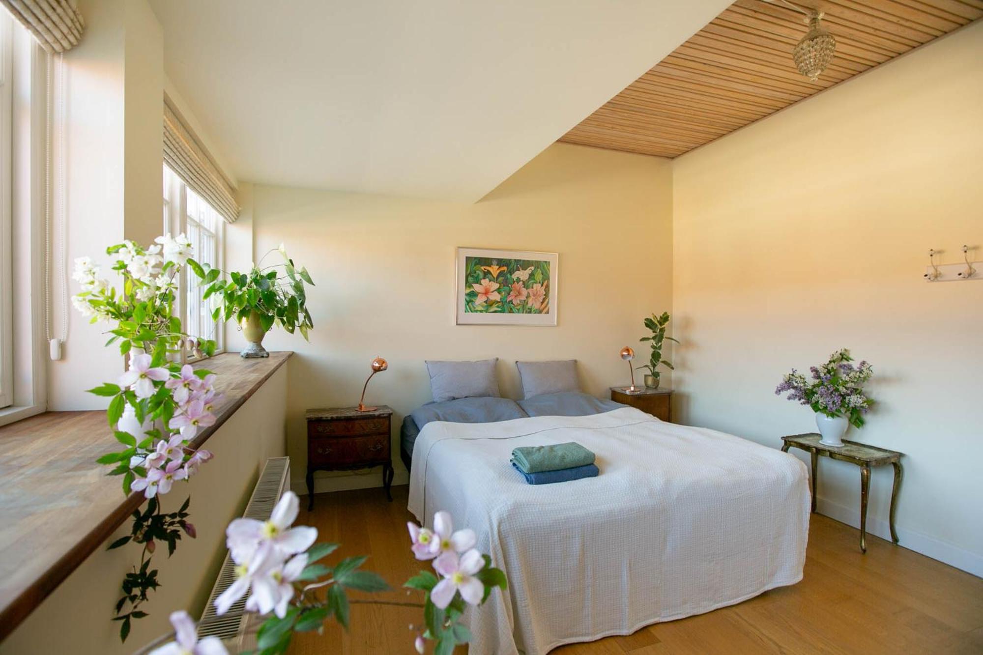 Double Room with Shared Bathroom photo 2