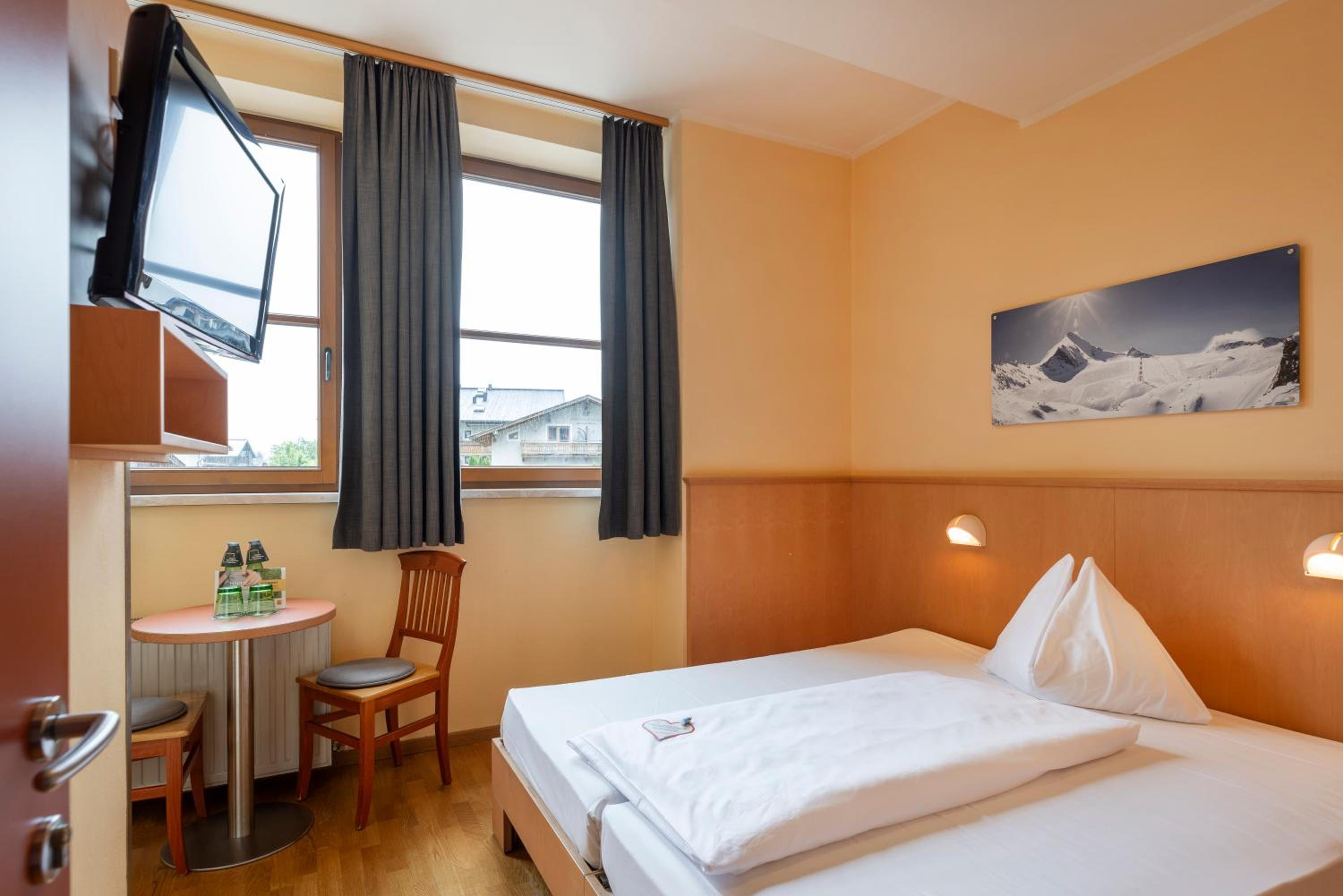 Double Room - Photo 5