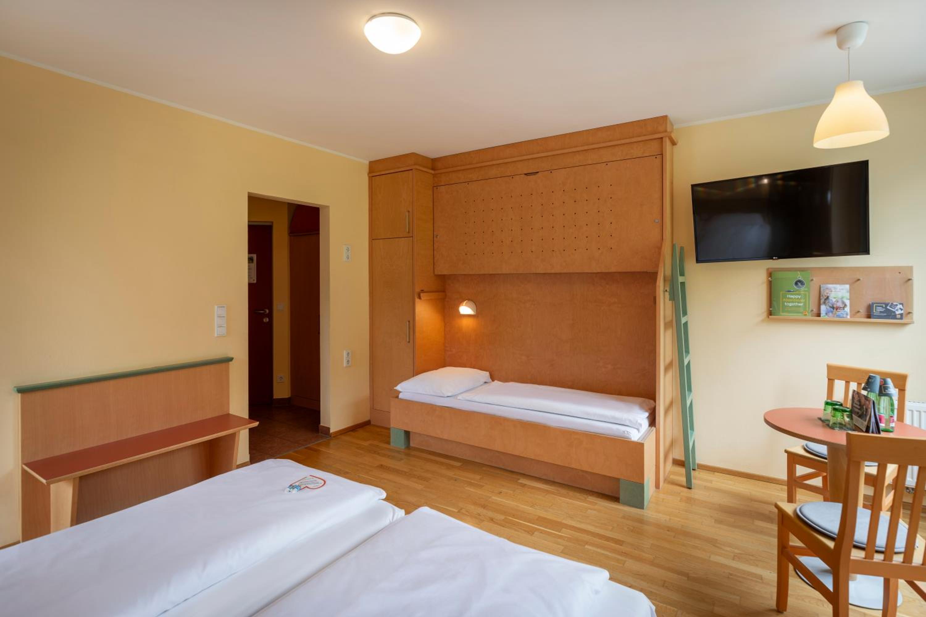 Quadruple Room - Photo 8