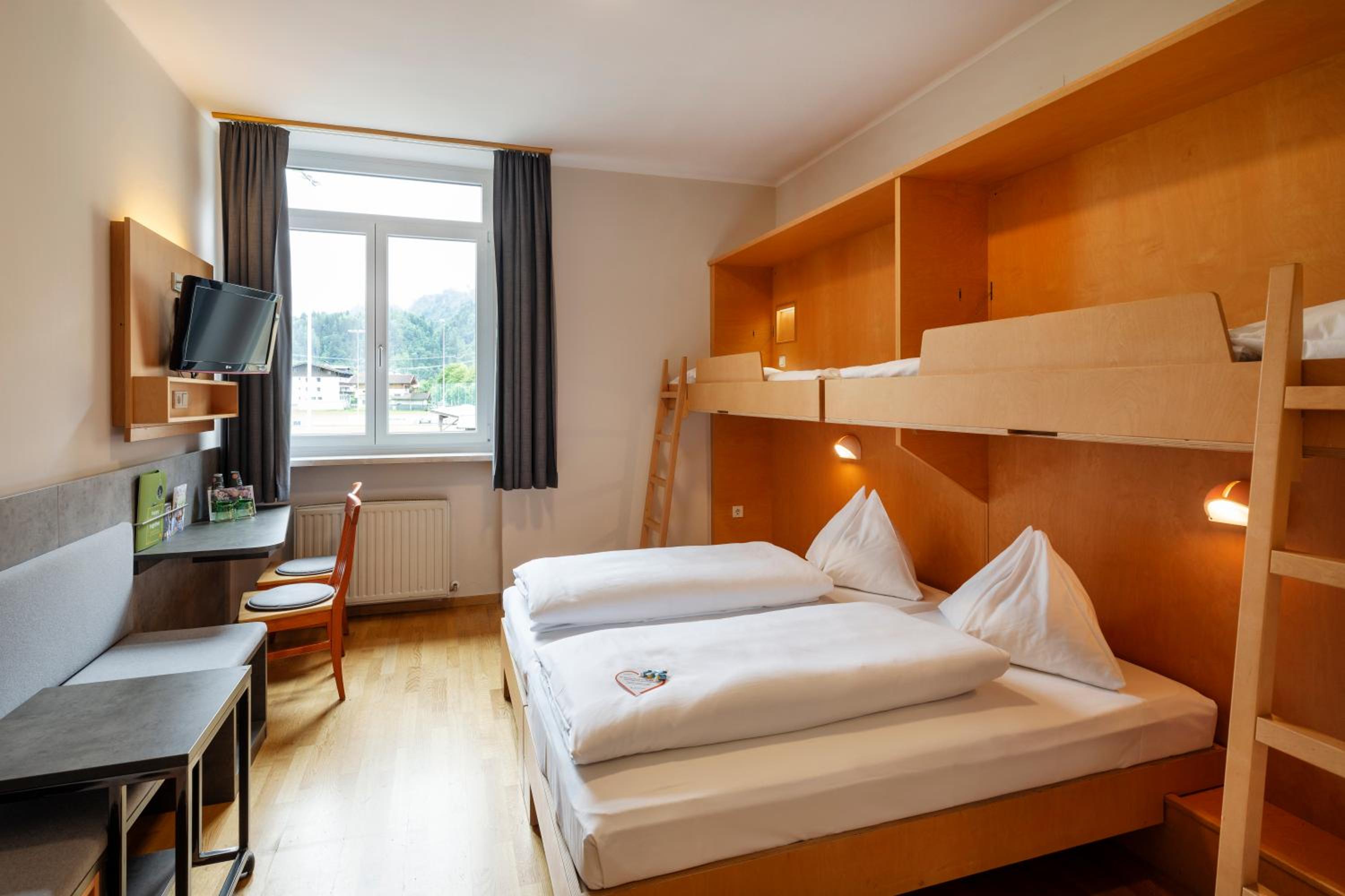 Quadruple Room - Photo 1
