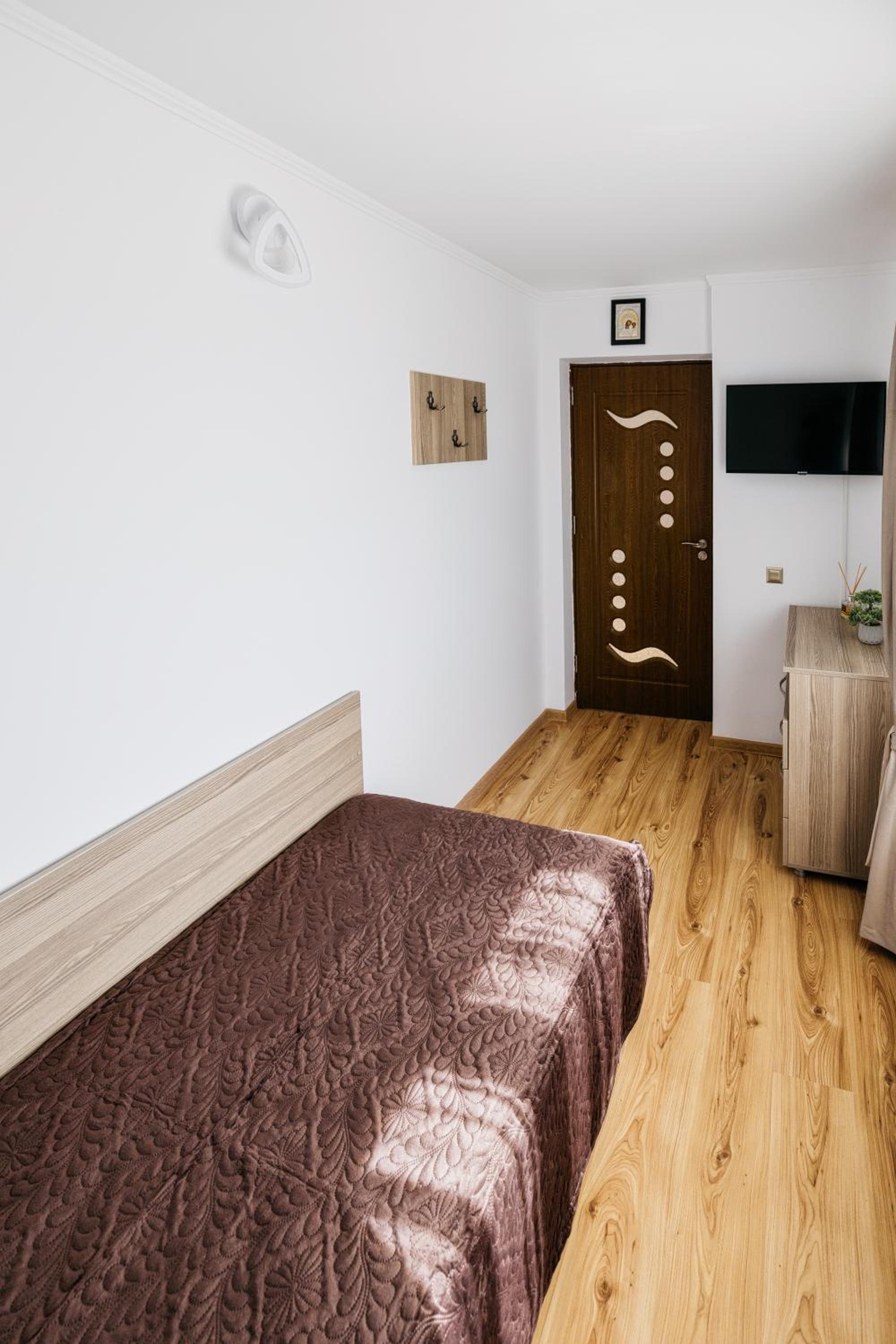 Single Room with Shared Bathroom photo 3