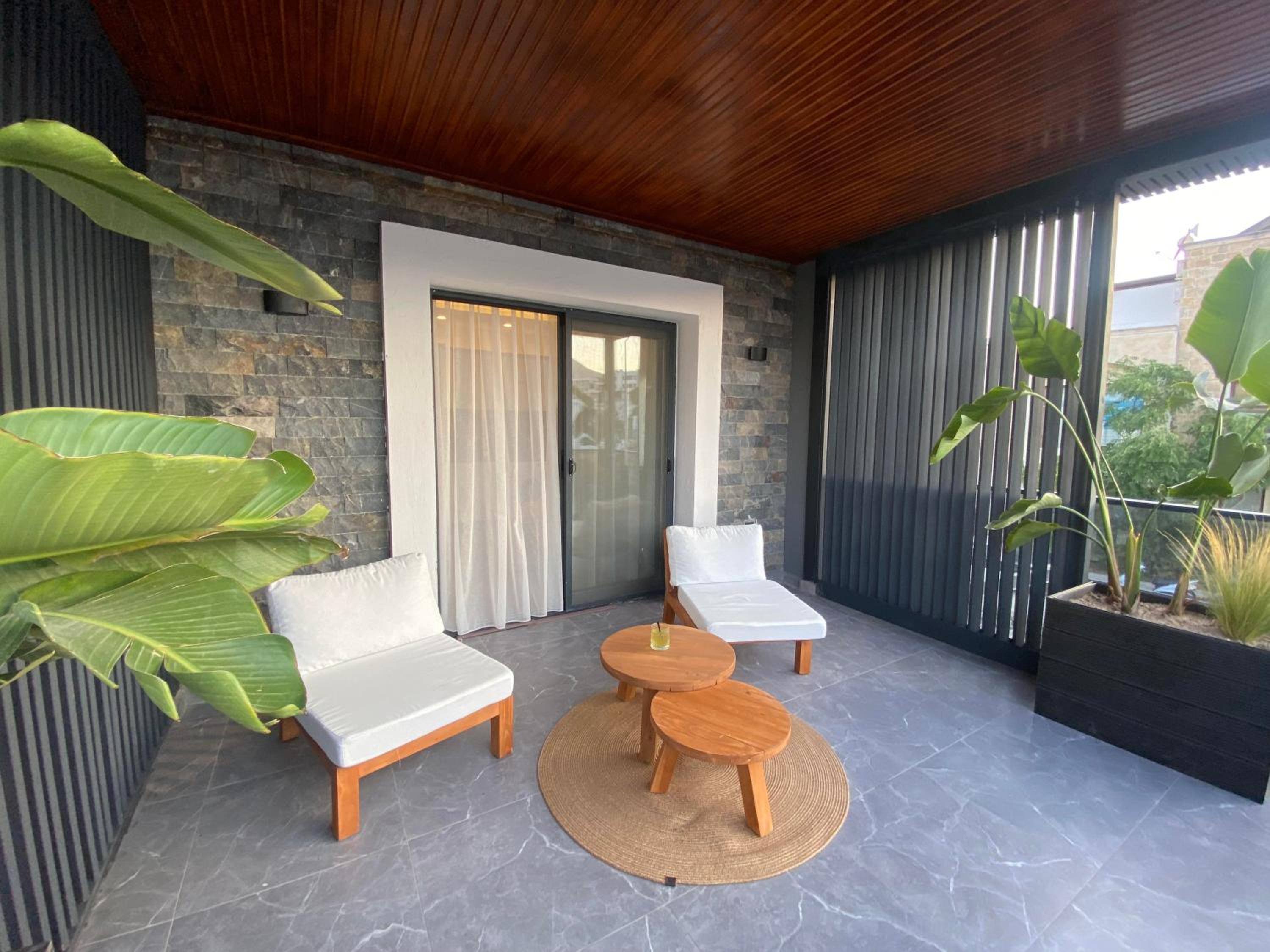 Apartment with Balcony photo 1