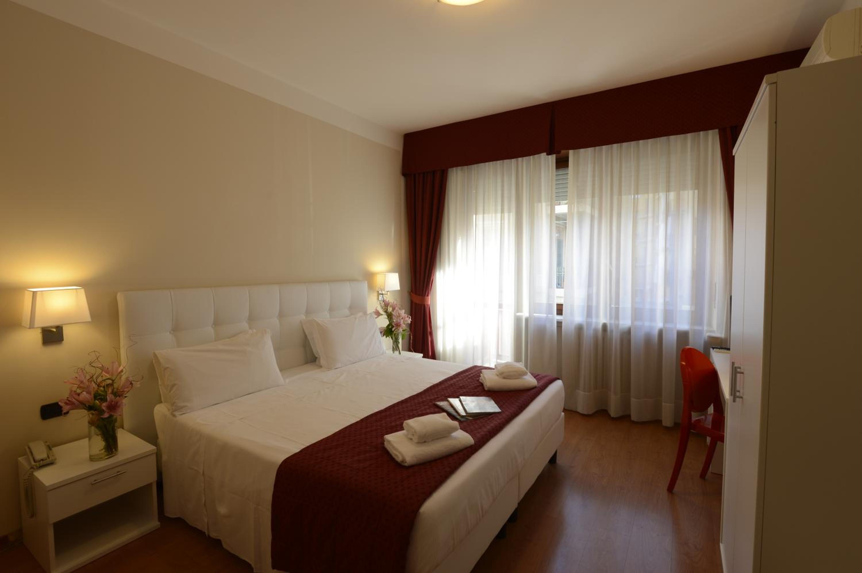 Double or Twin Room - Photo 2