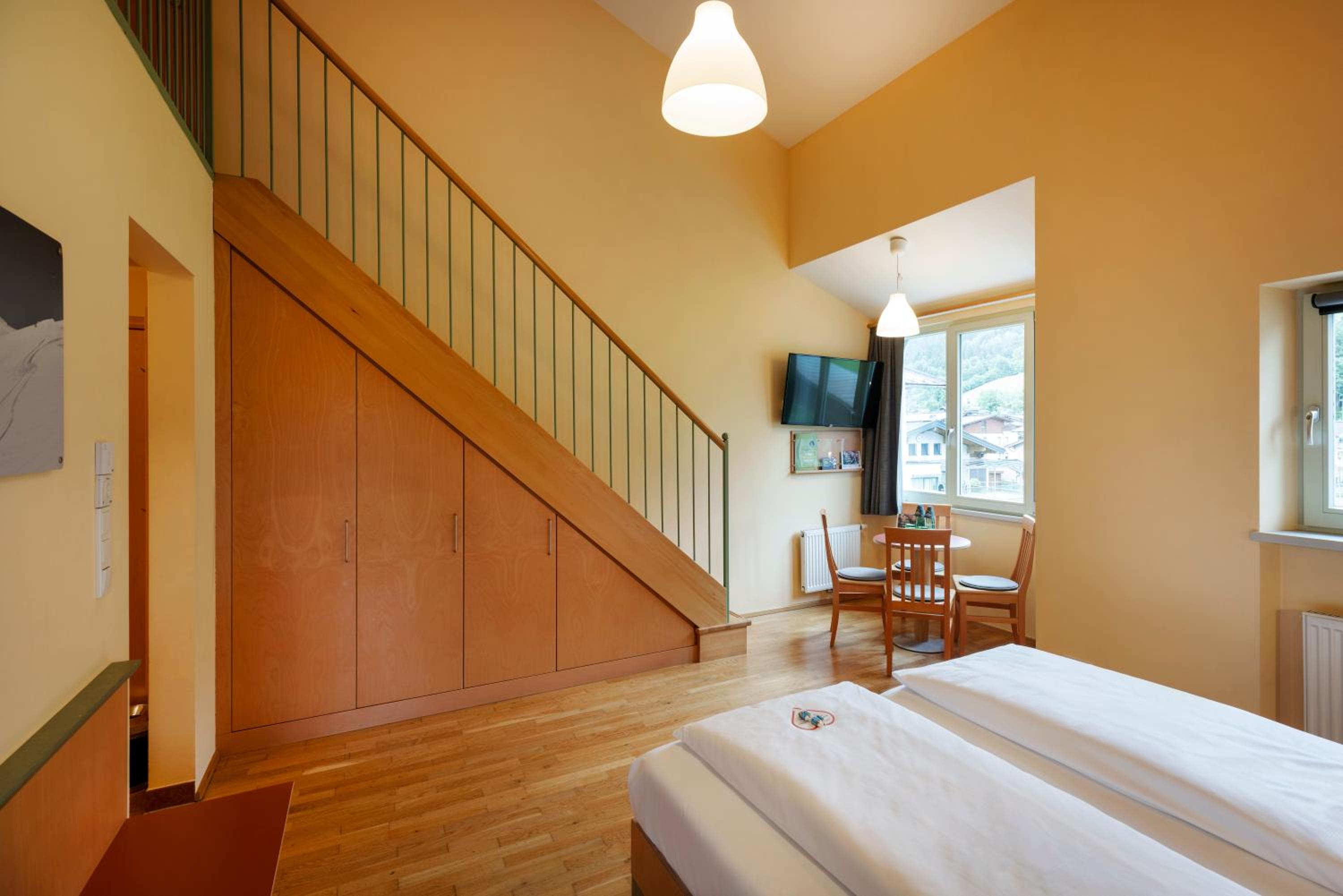 Family Room - Photo 2