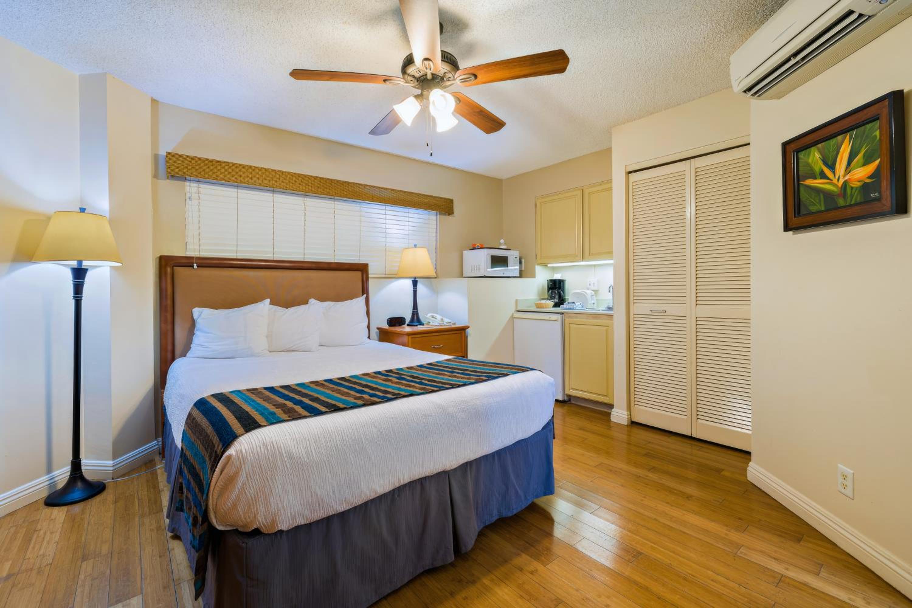 Queen Room photo 3