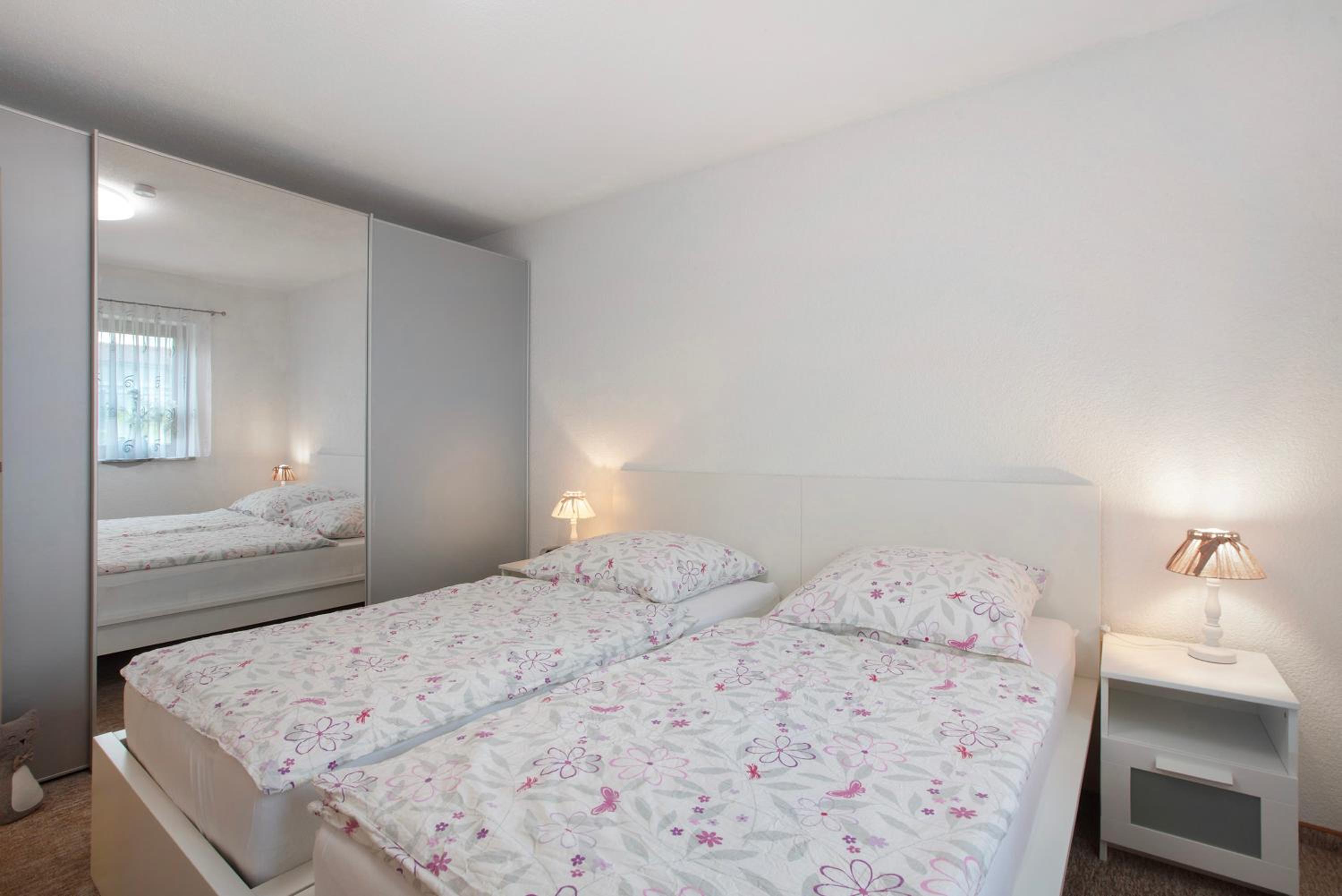 One-Bedroom Apartment with Garden View photo 2