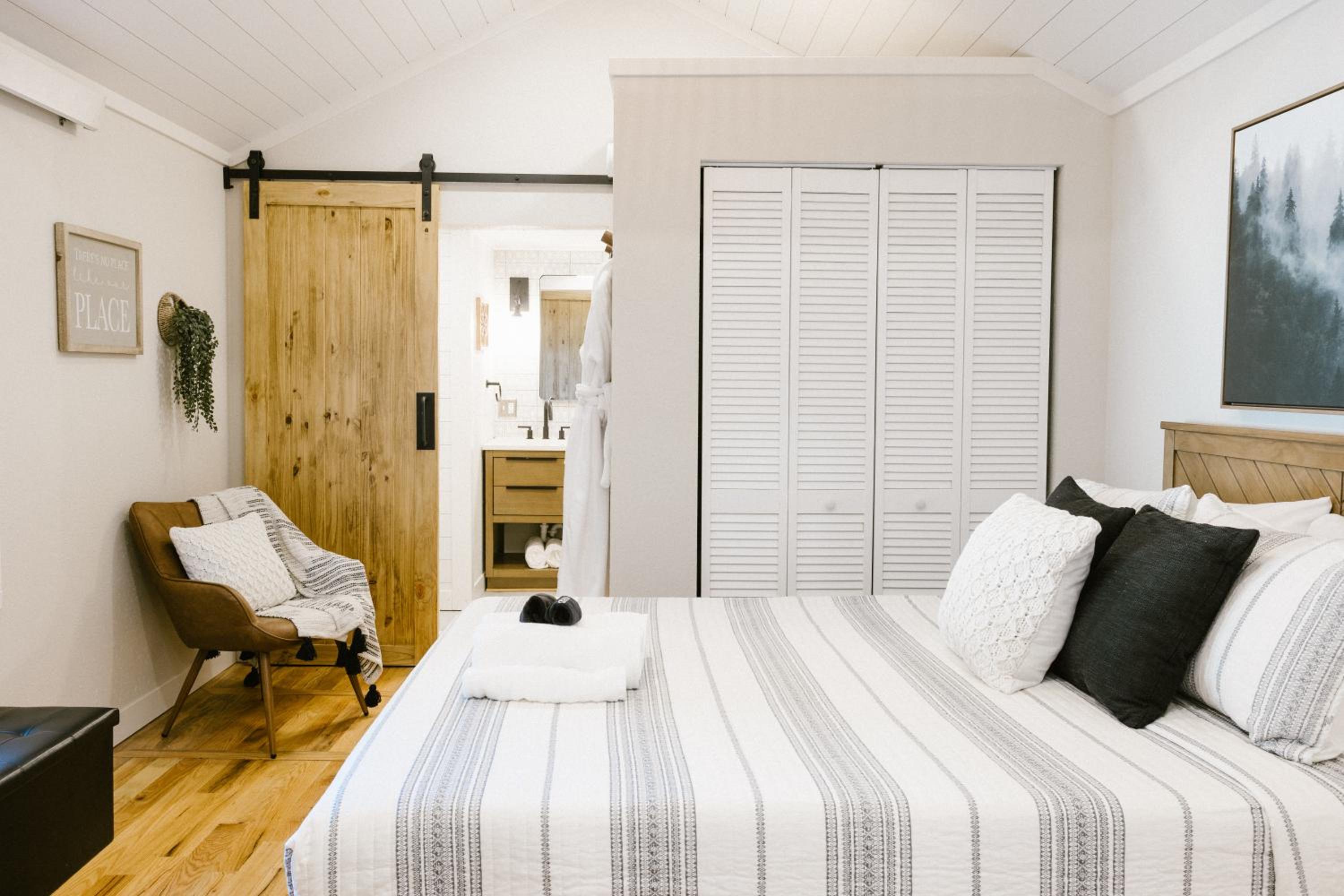 One-Bedroom House photo 1