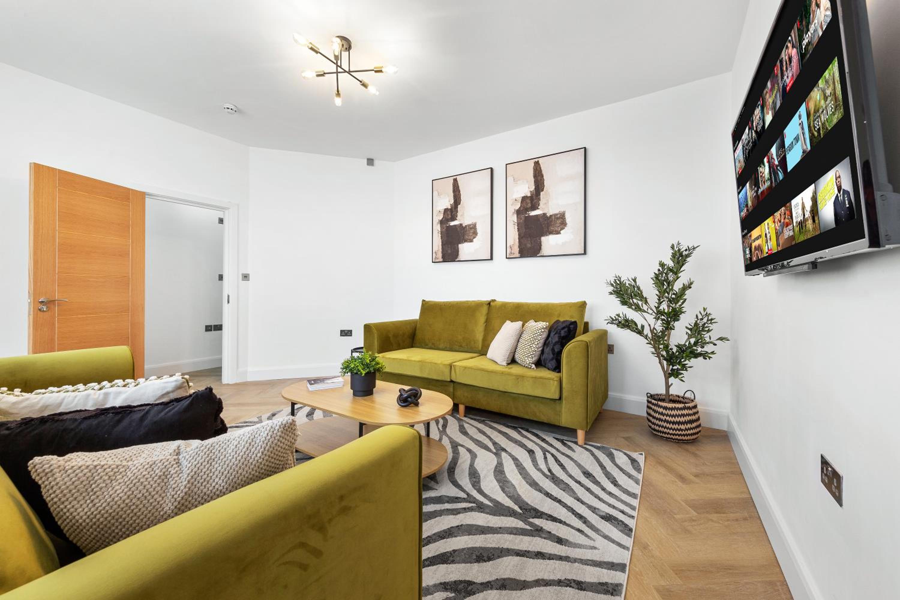 Apartment photo 1
