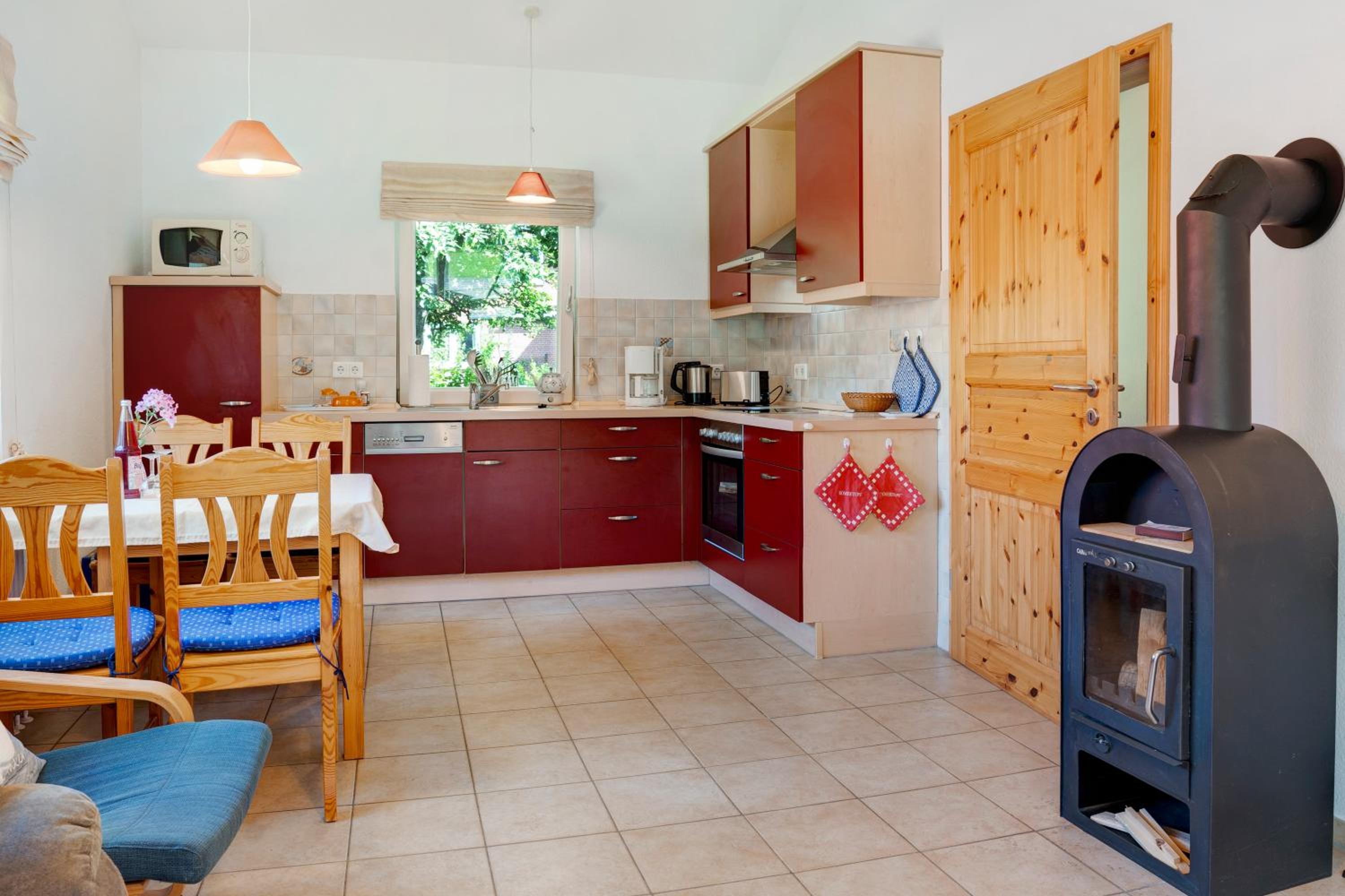 Three-Bedroom House photo 3