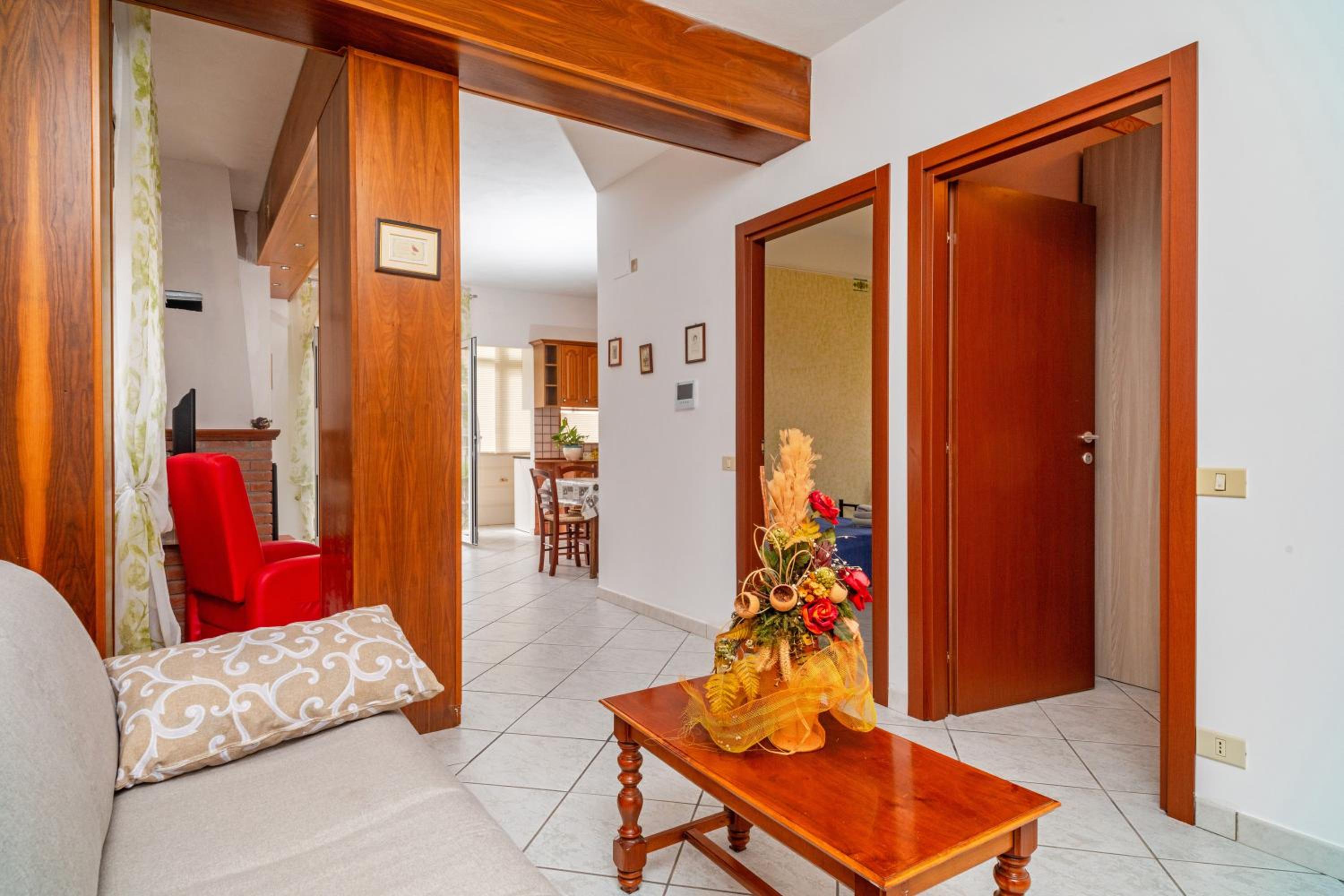 Three-Bedroom Premium Apartment with Balcony photo 3
