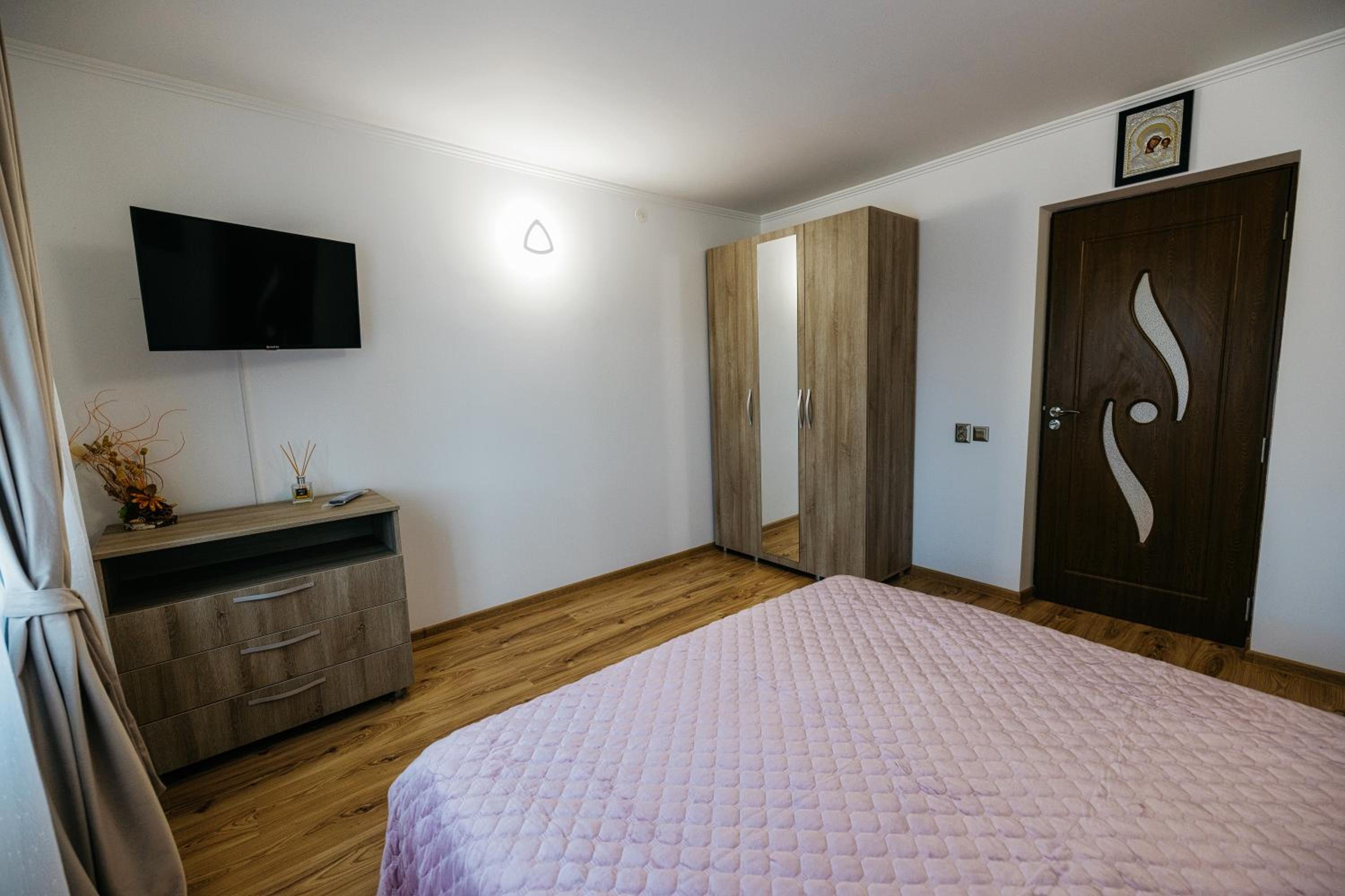Double Room with Shared Bathroom photo 2