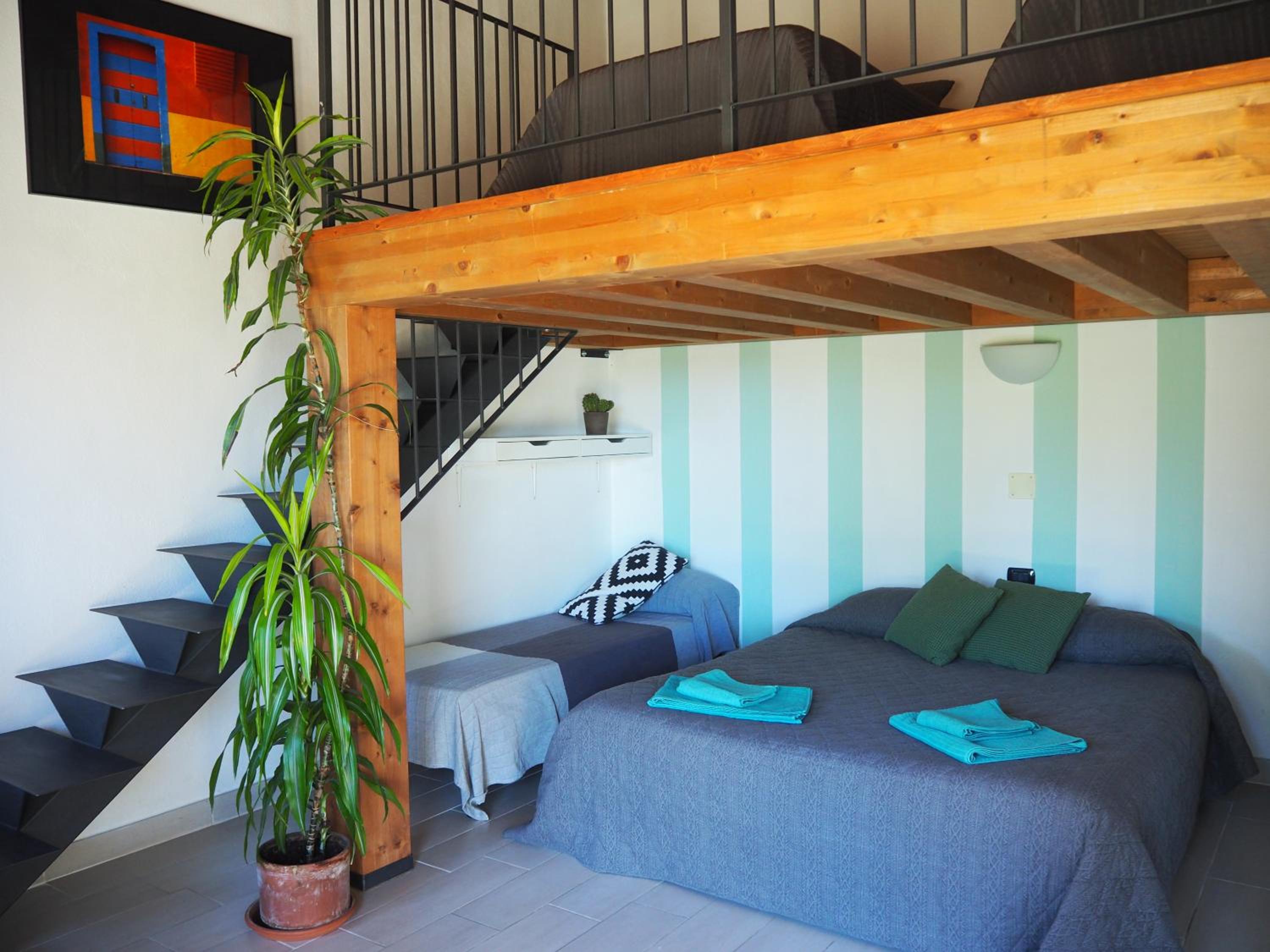 Family Room - Photo 4