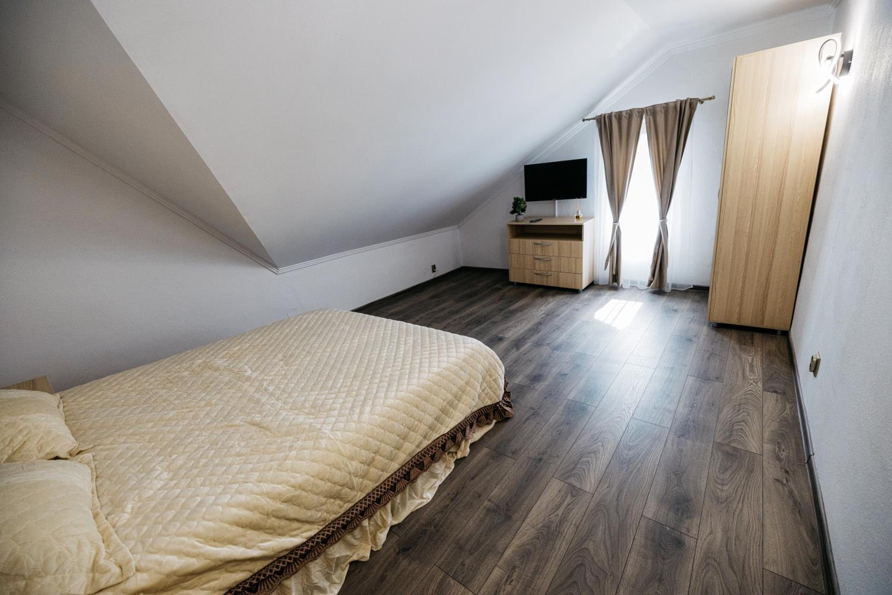 Double Room with Shared Bathroom photo 2