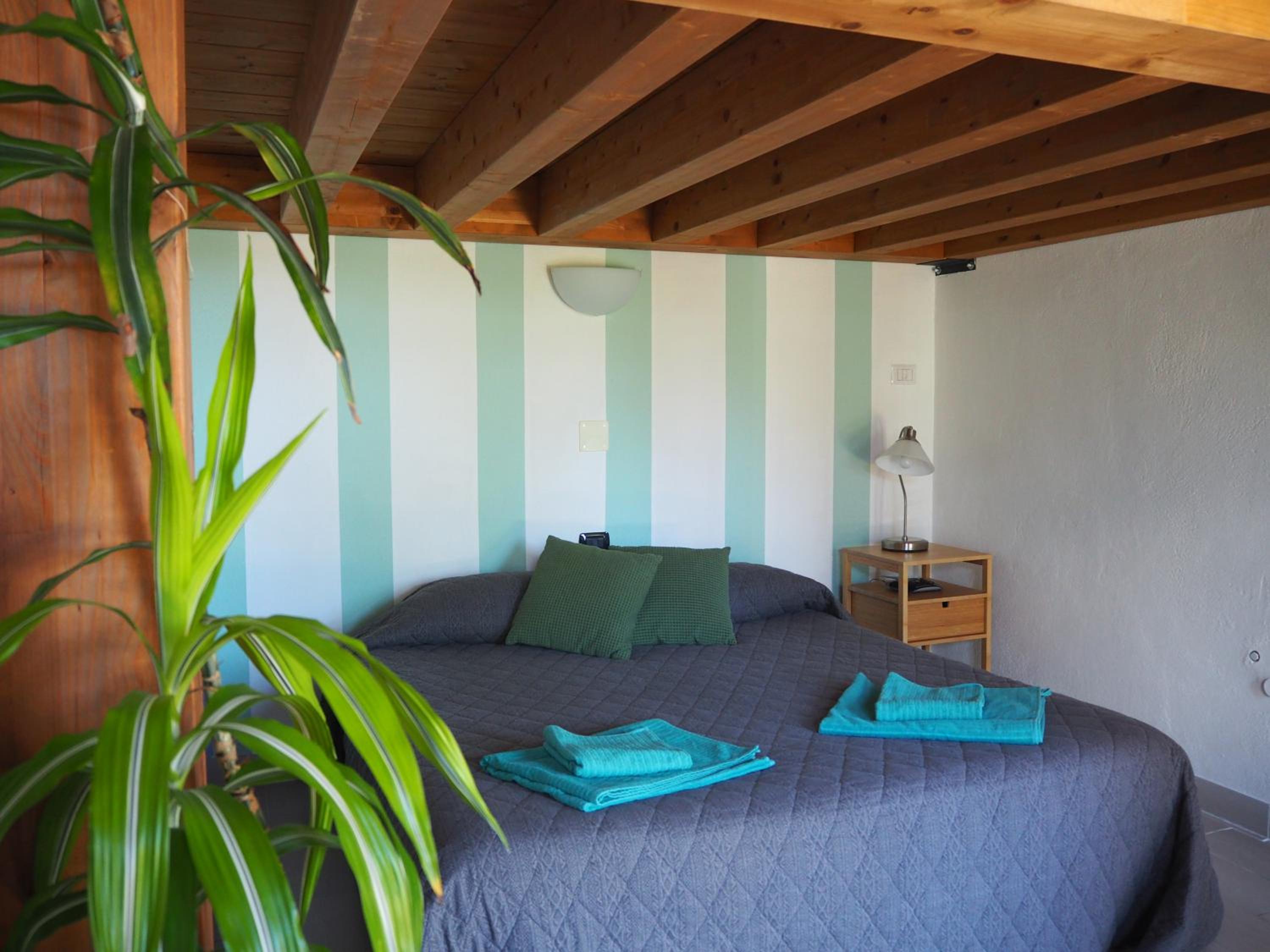 Family Room - Photo 10