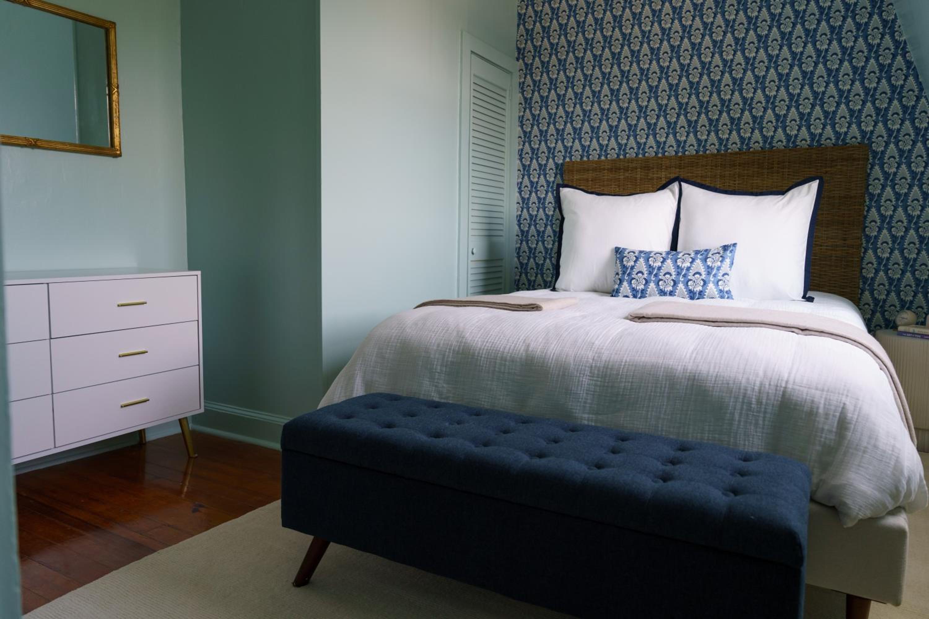 Deluxe Family Suite - Photo 1