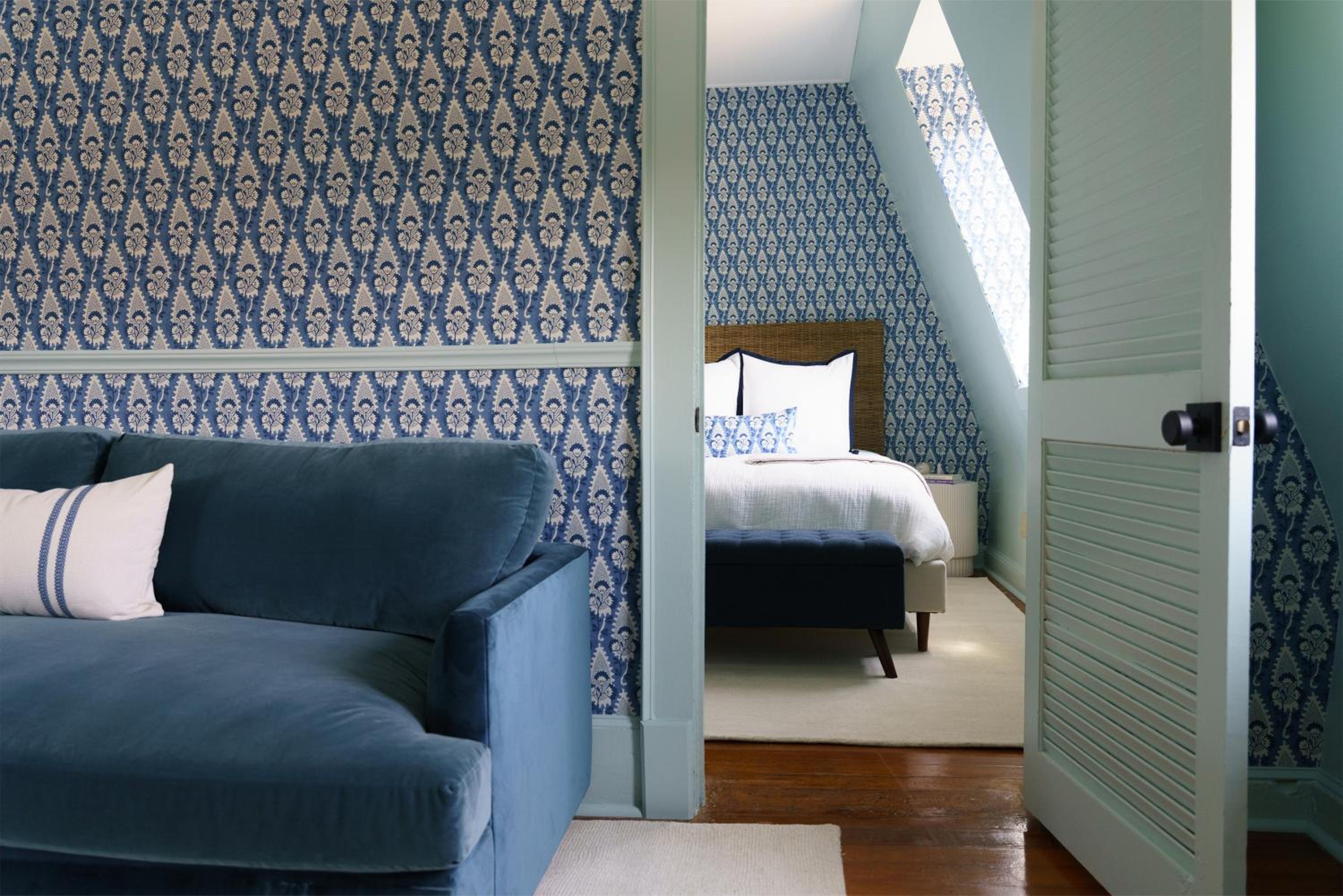 Deluxe Family Suite - Photo 2