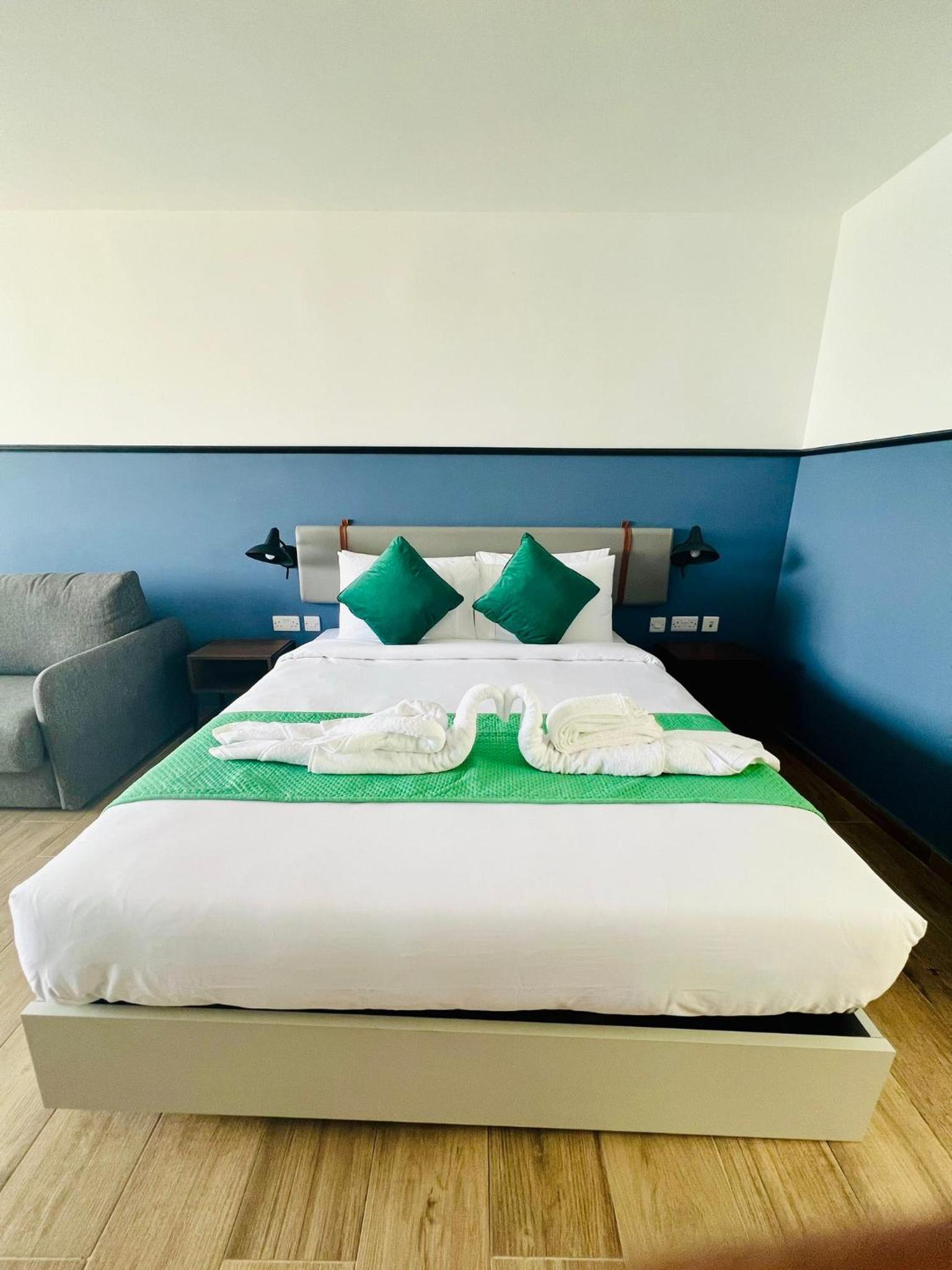 Studio Apartment photo 1