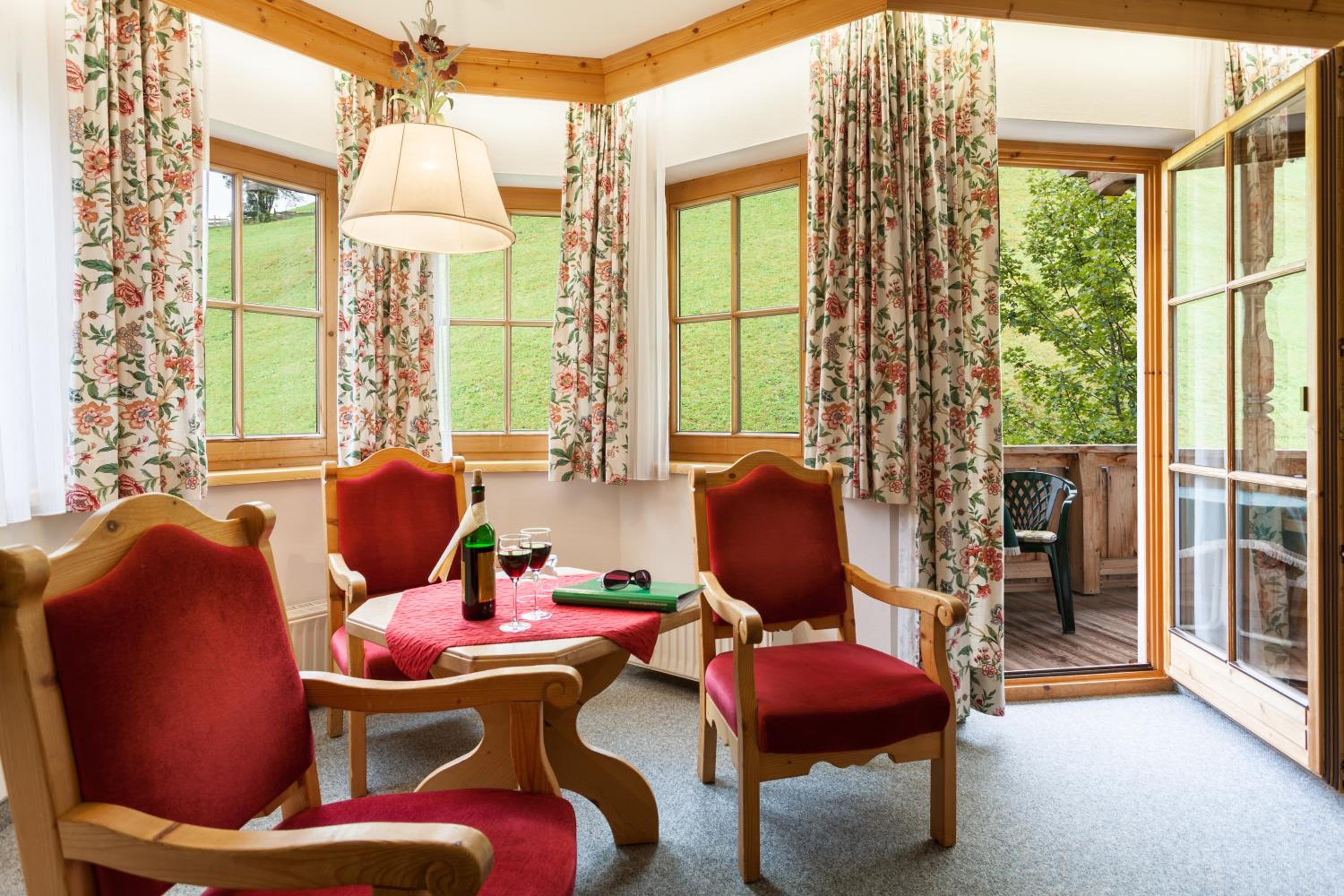 Junior Suite with Balcony photo 3