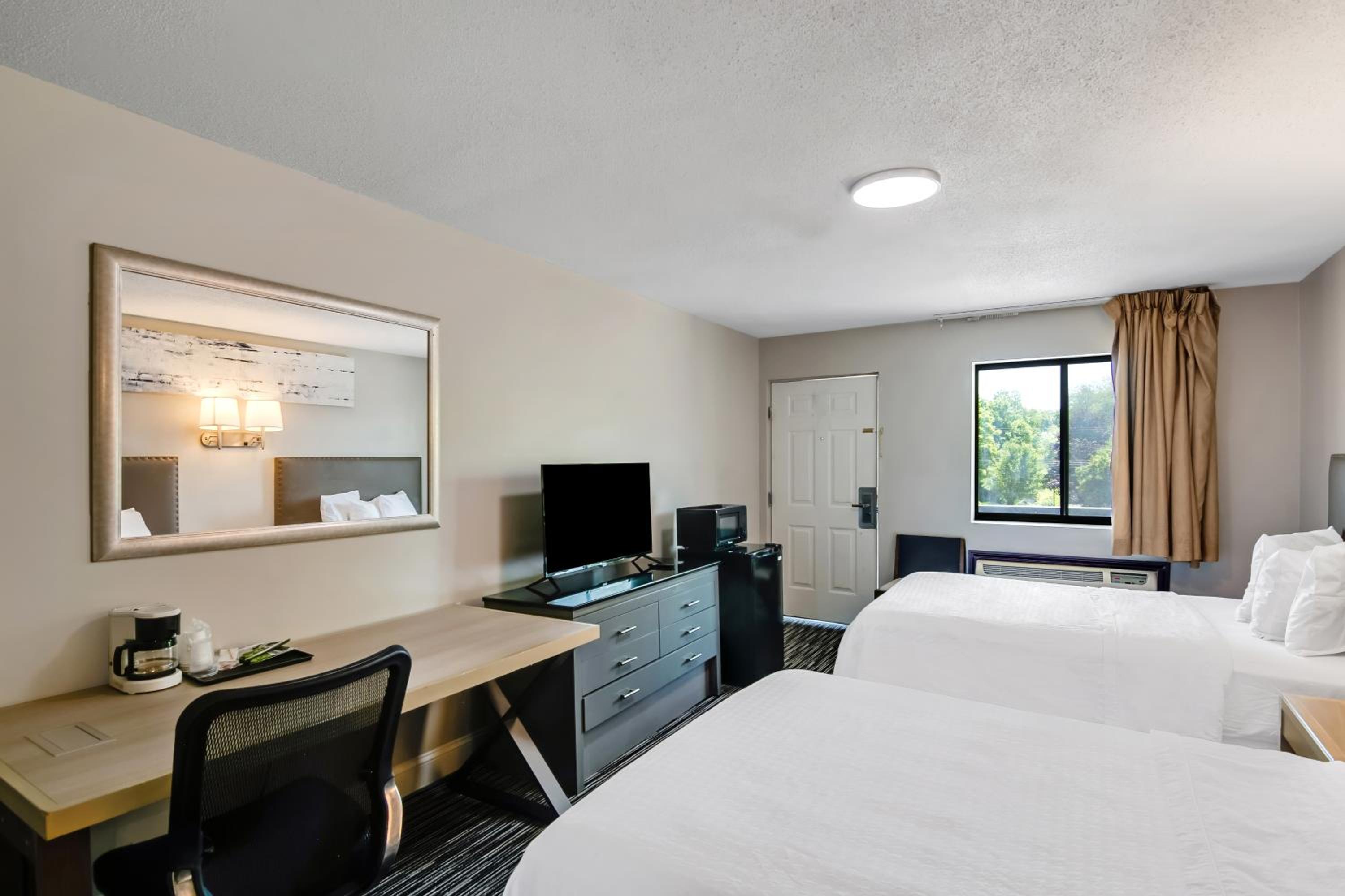 Double Room with Two Double Beds - Non-Smoking - Photo 1