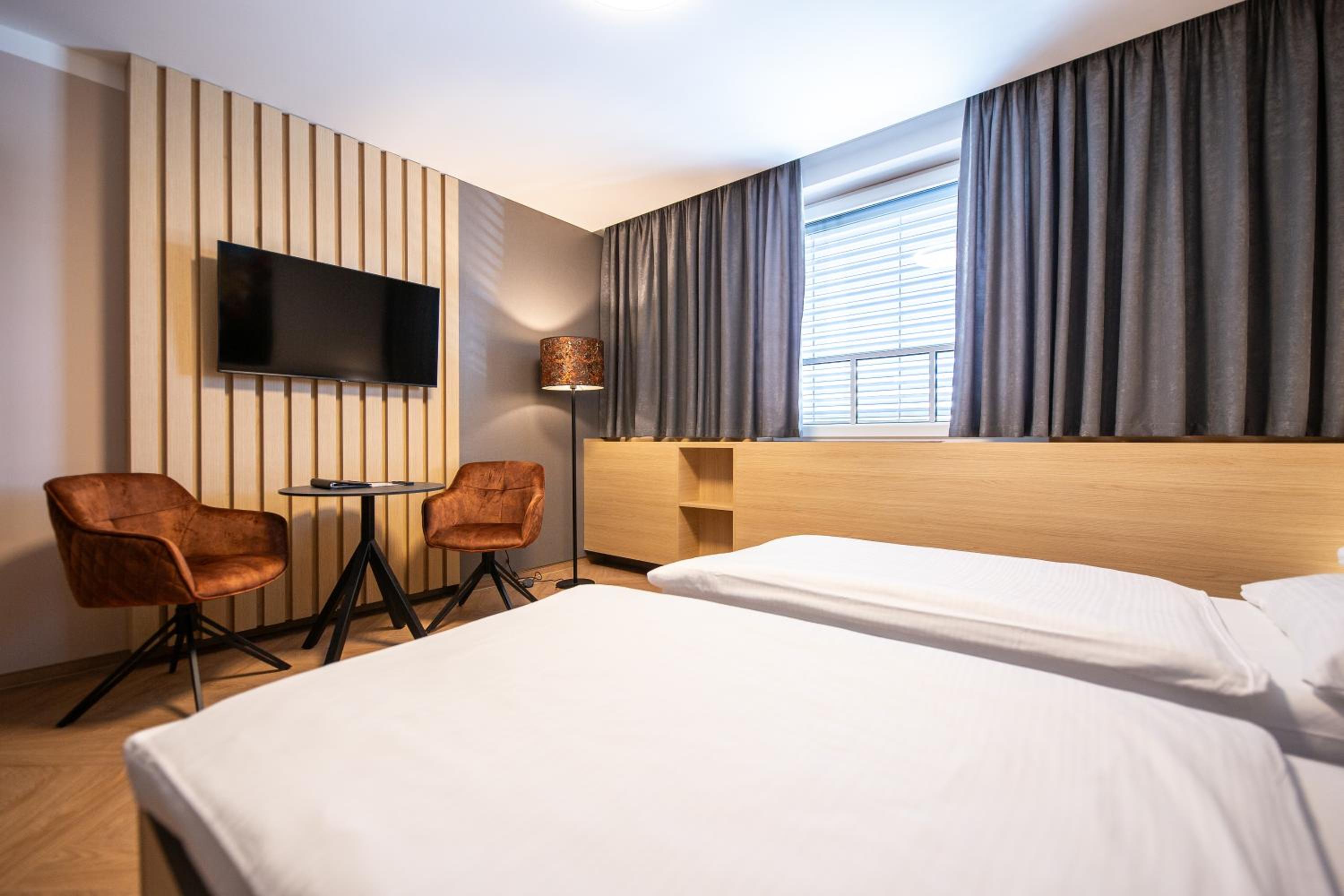 Standard Double Suite - Photo 3