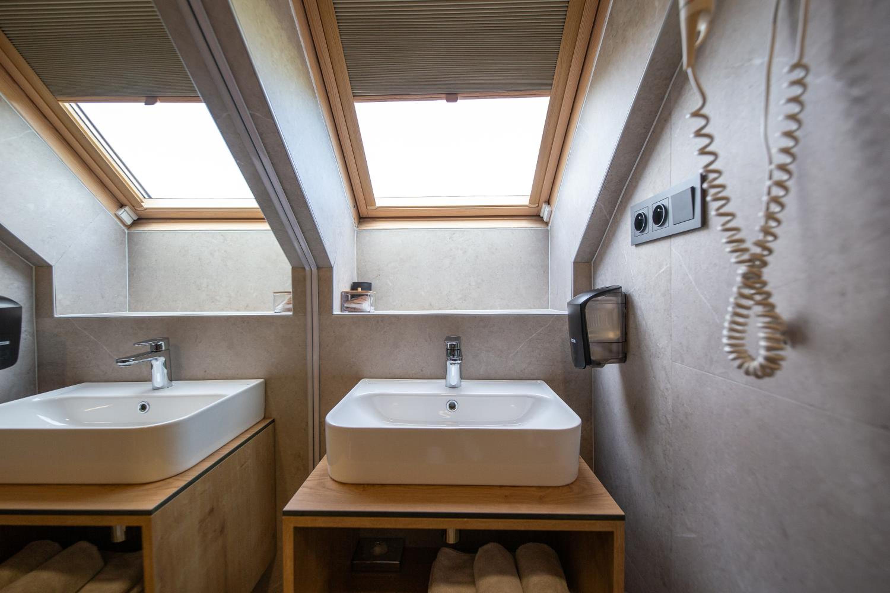 Suite - Photo 2