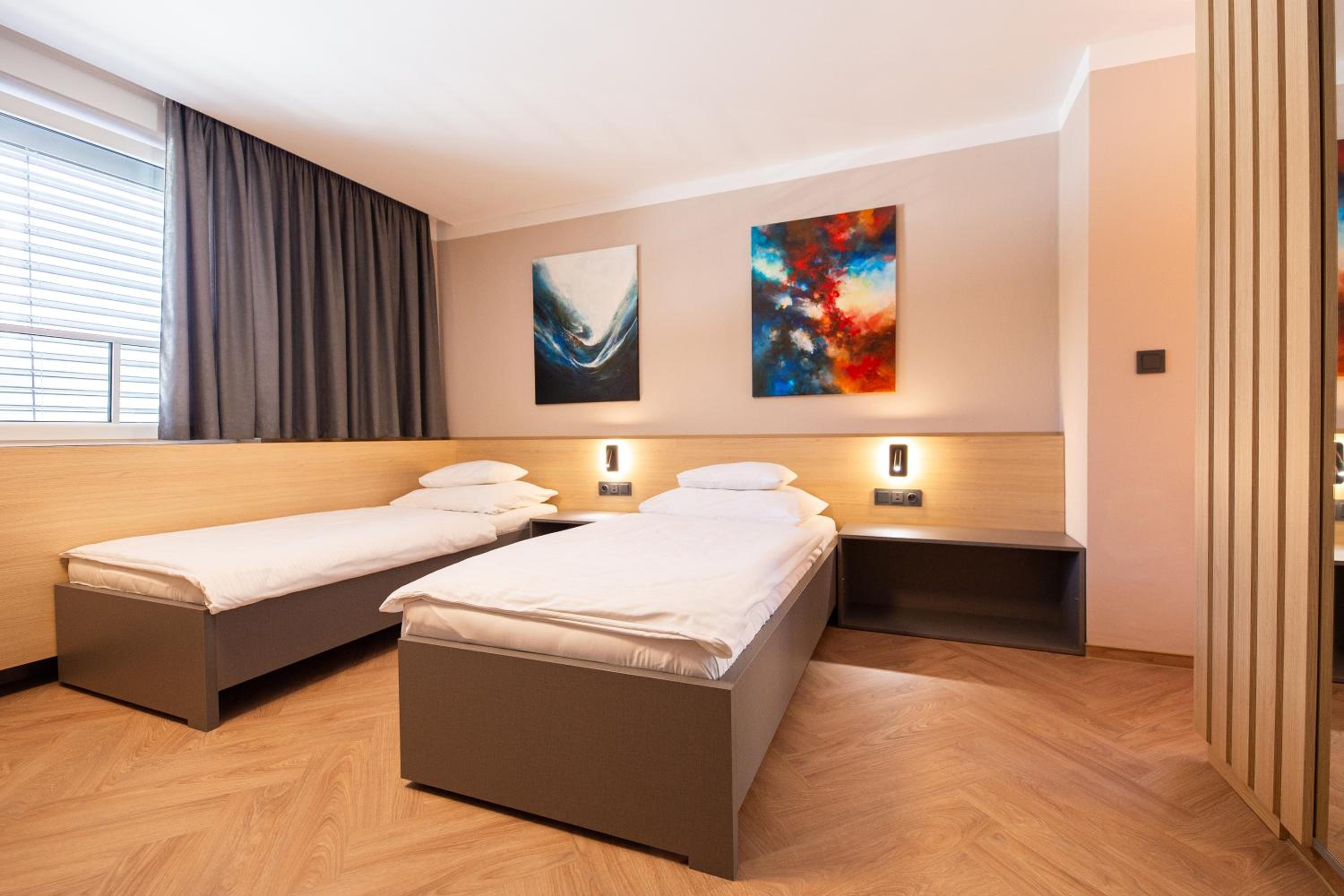 Twin Room - Photo 6
