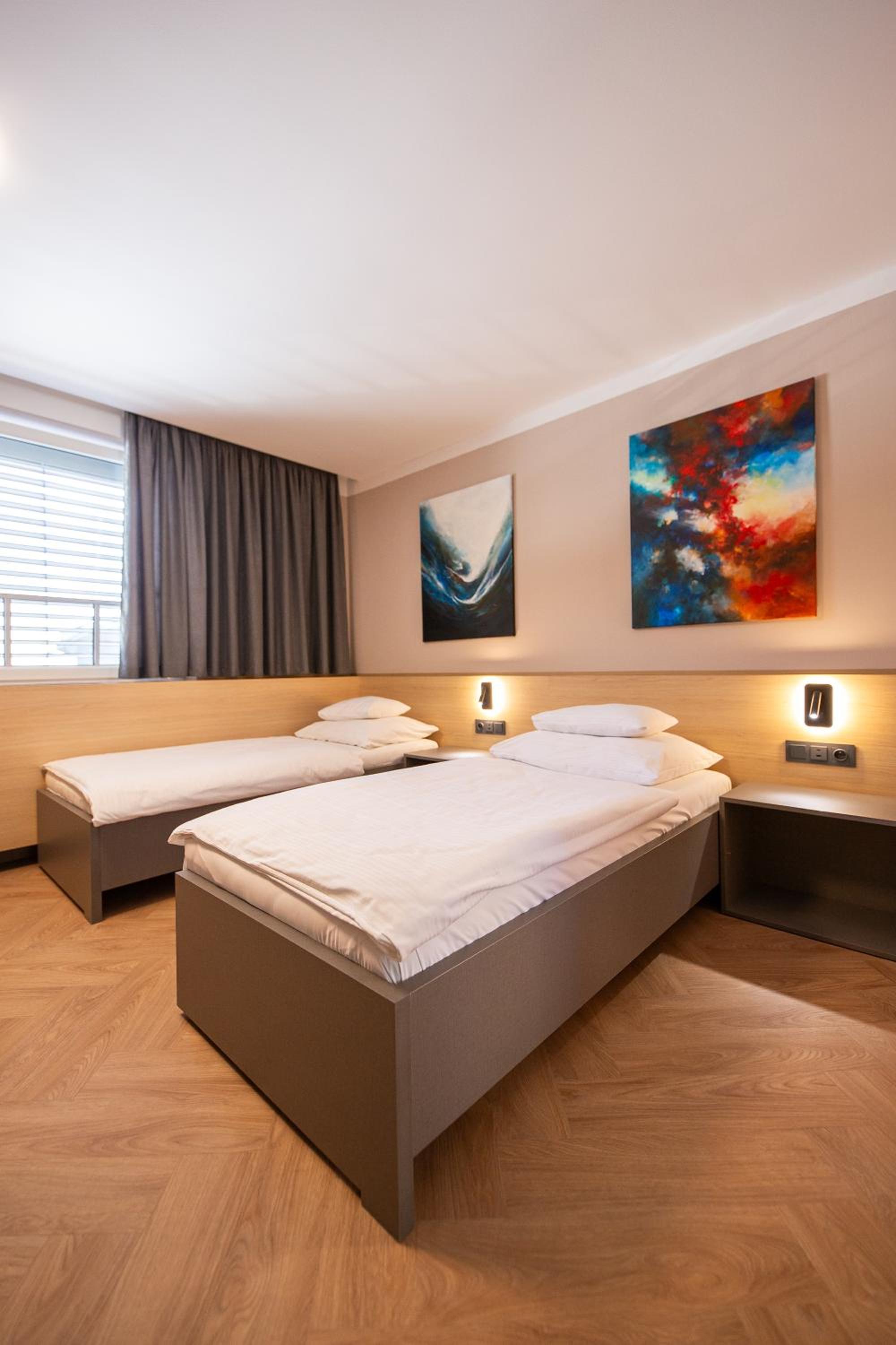 Twin Room - Photo 2